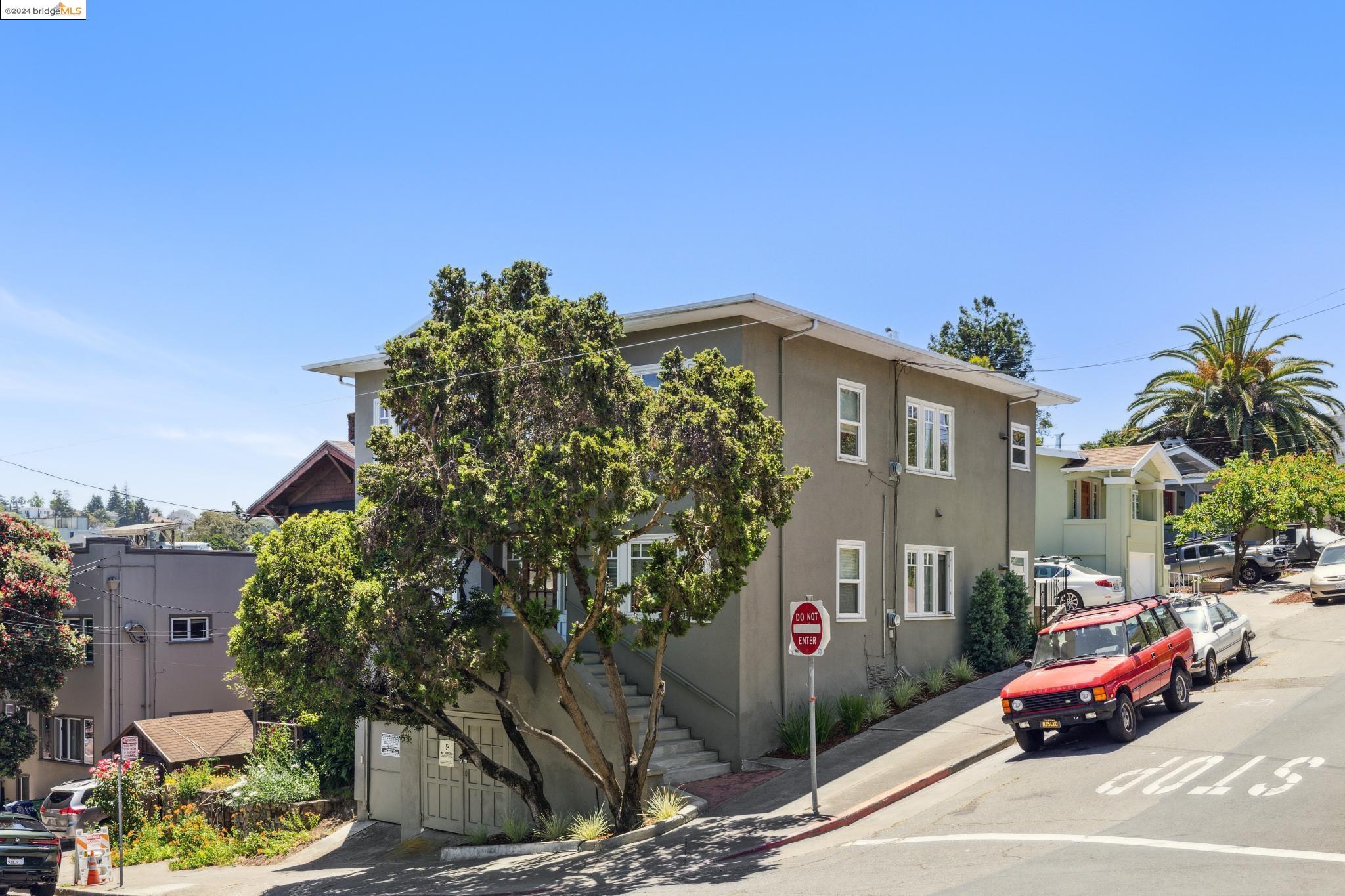465 Elwood Ave