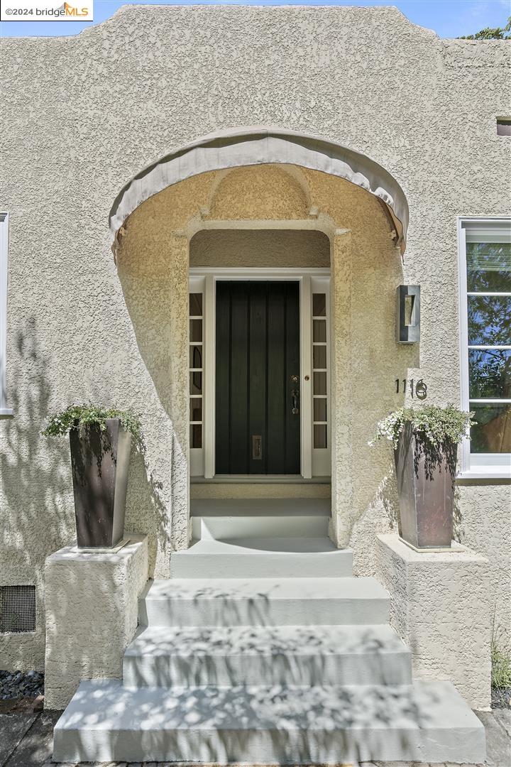 1116 Mandana Boulevard