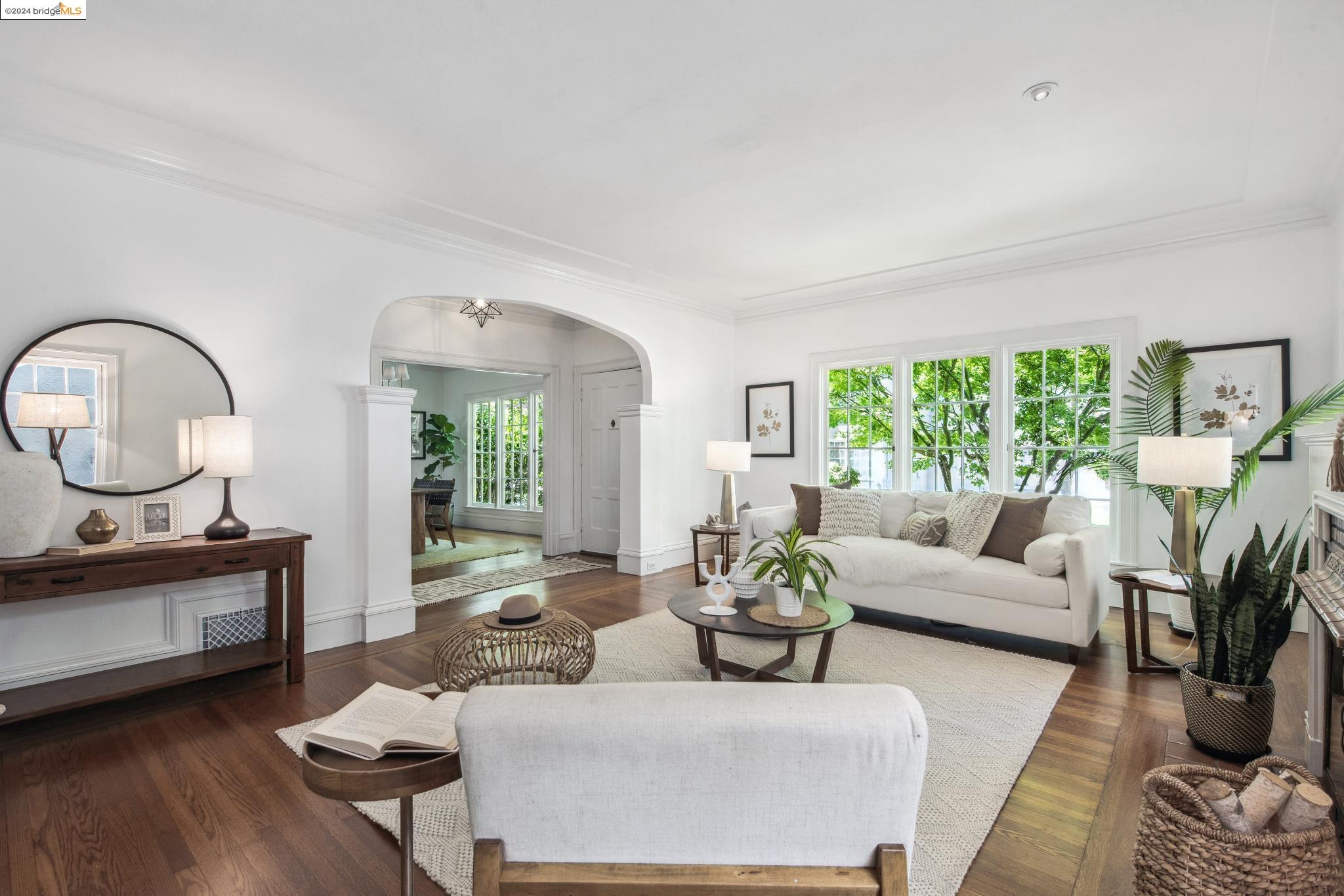 1163 Trestle Glen Rd