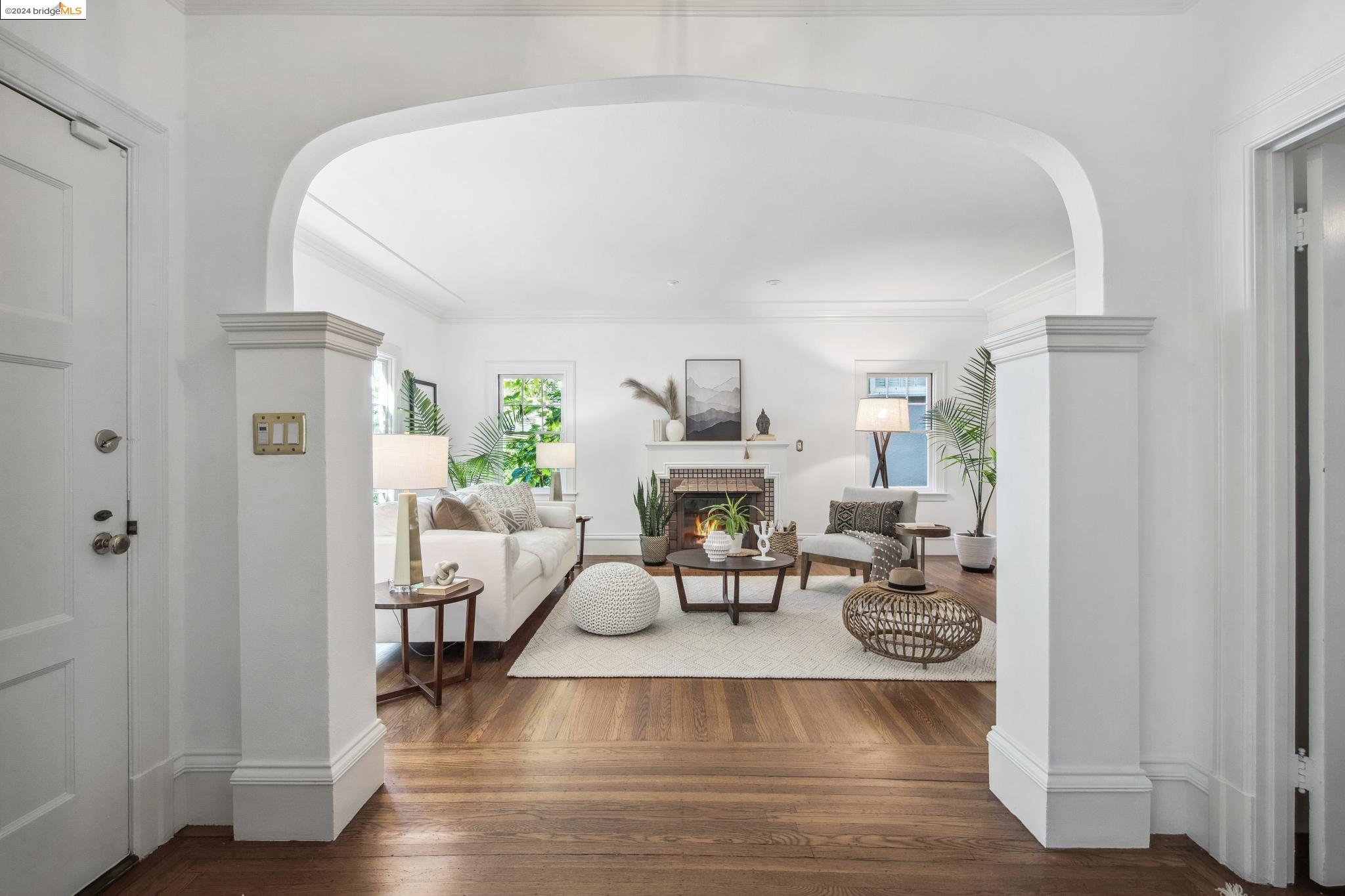 1163 Trestle Glen Rd