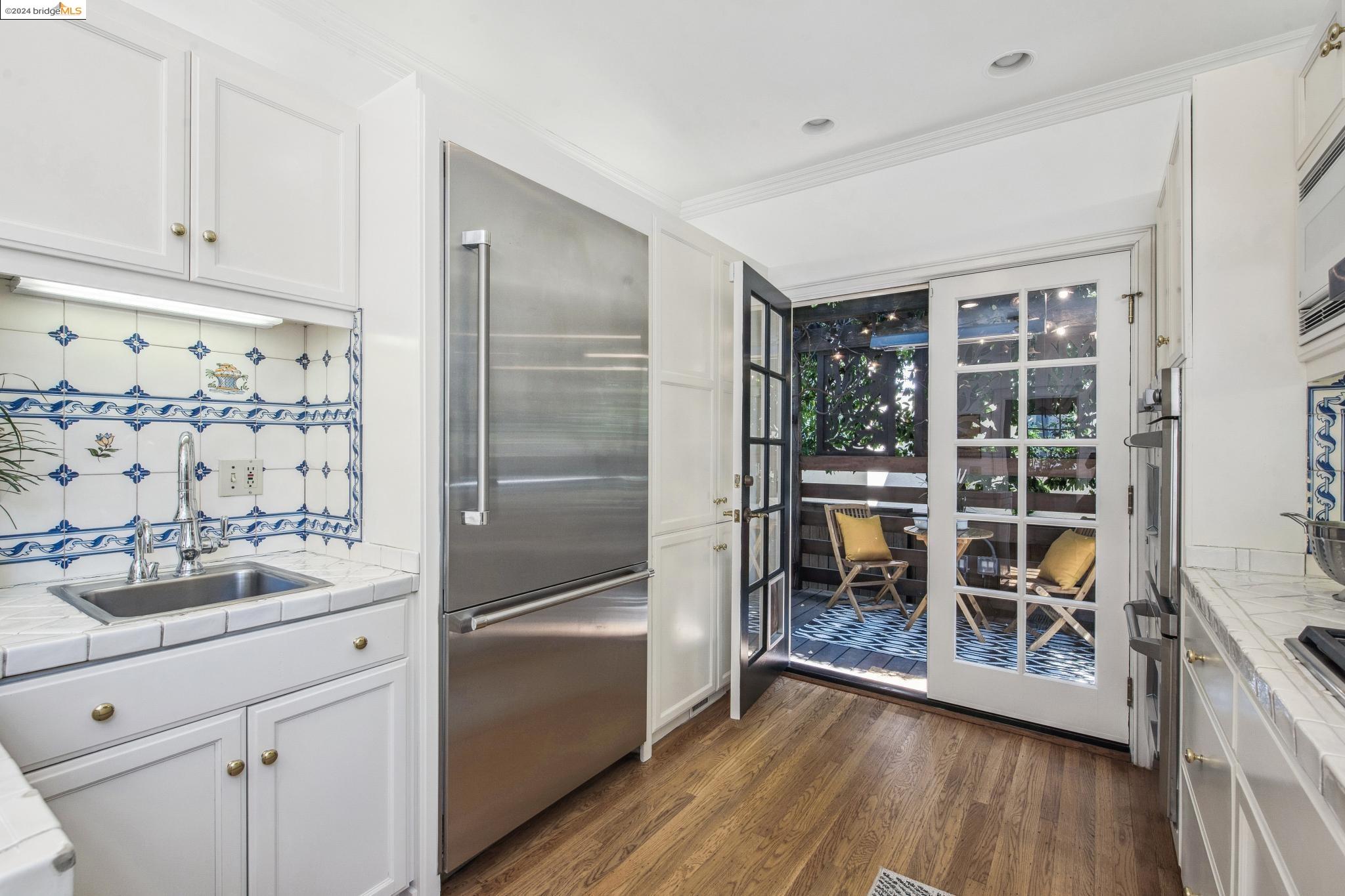 1163 Trestle Glen Rd