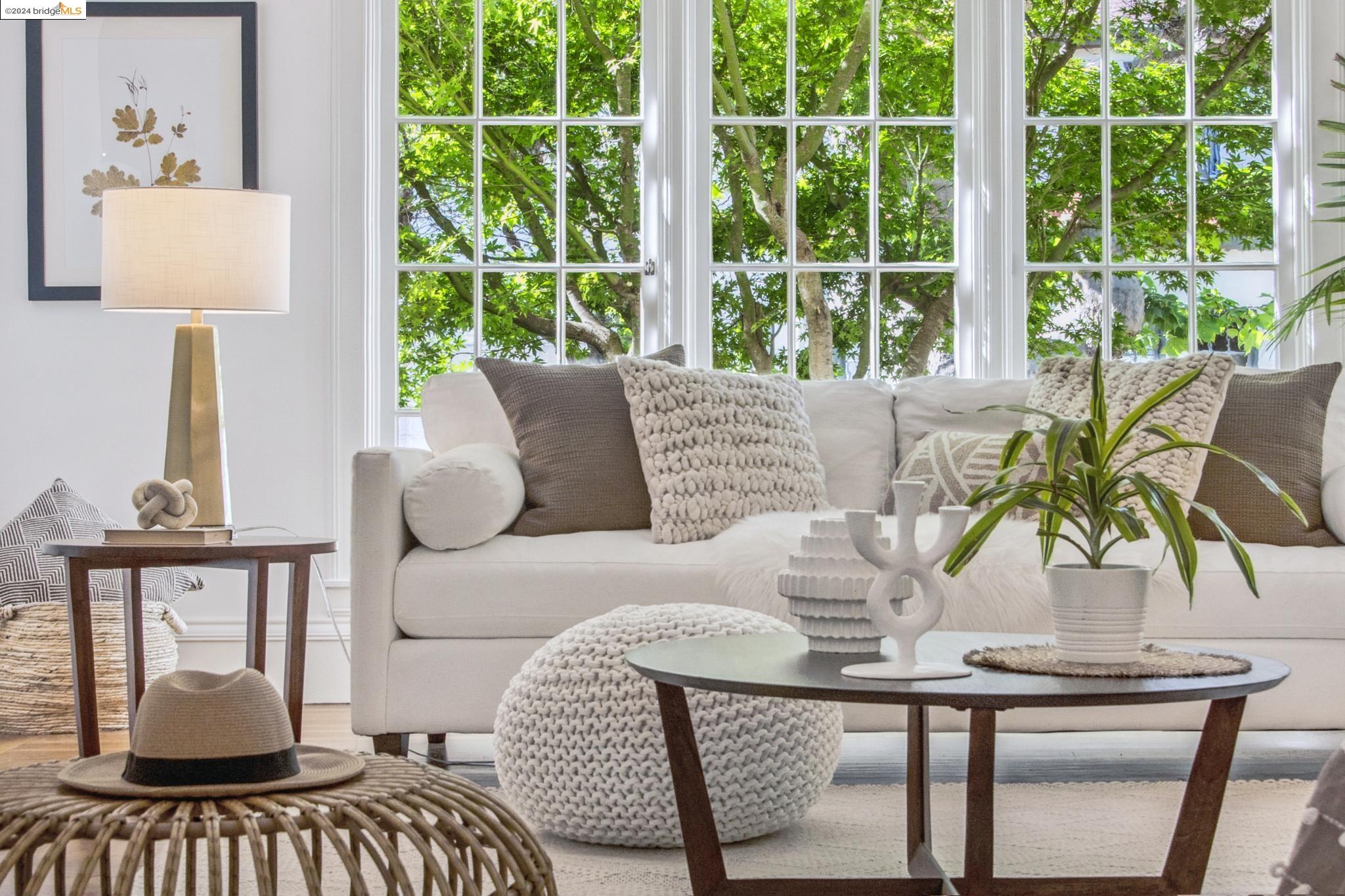 1163 Trestle Glen Rd