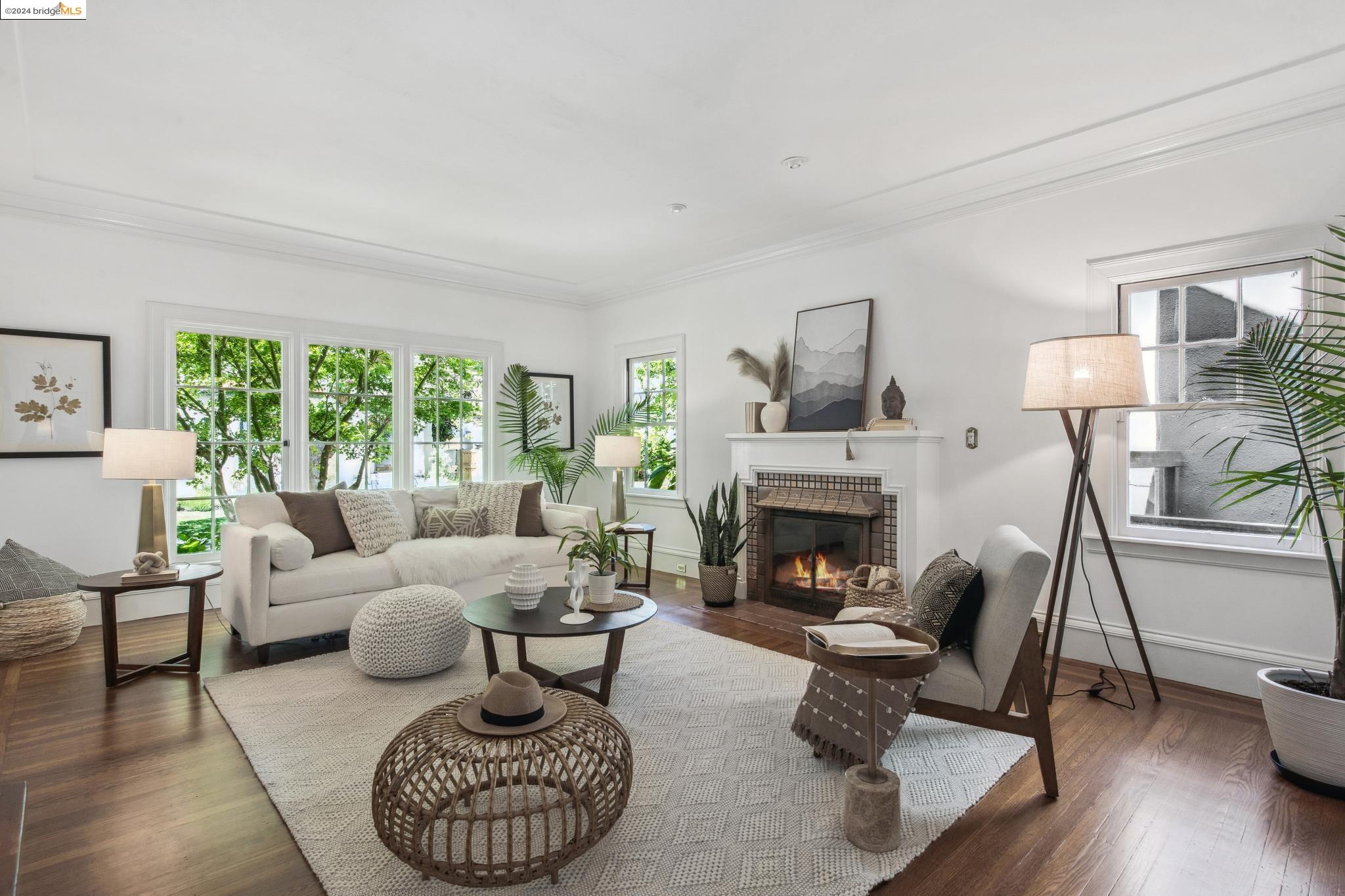 1163 Trestle Glen Rd