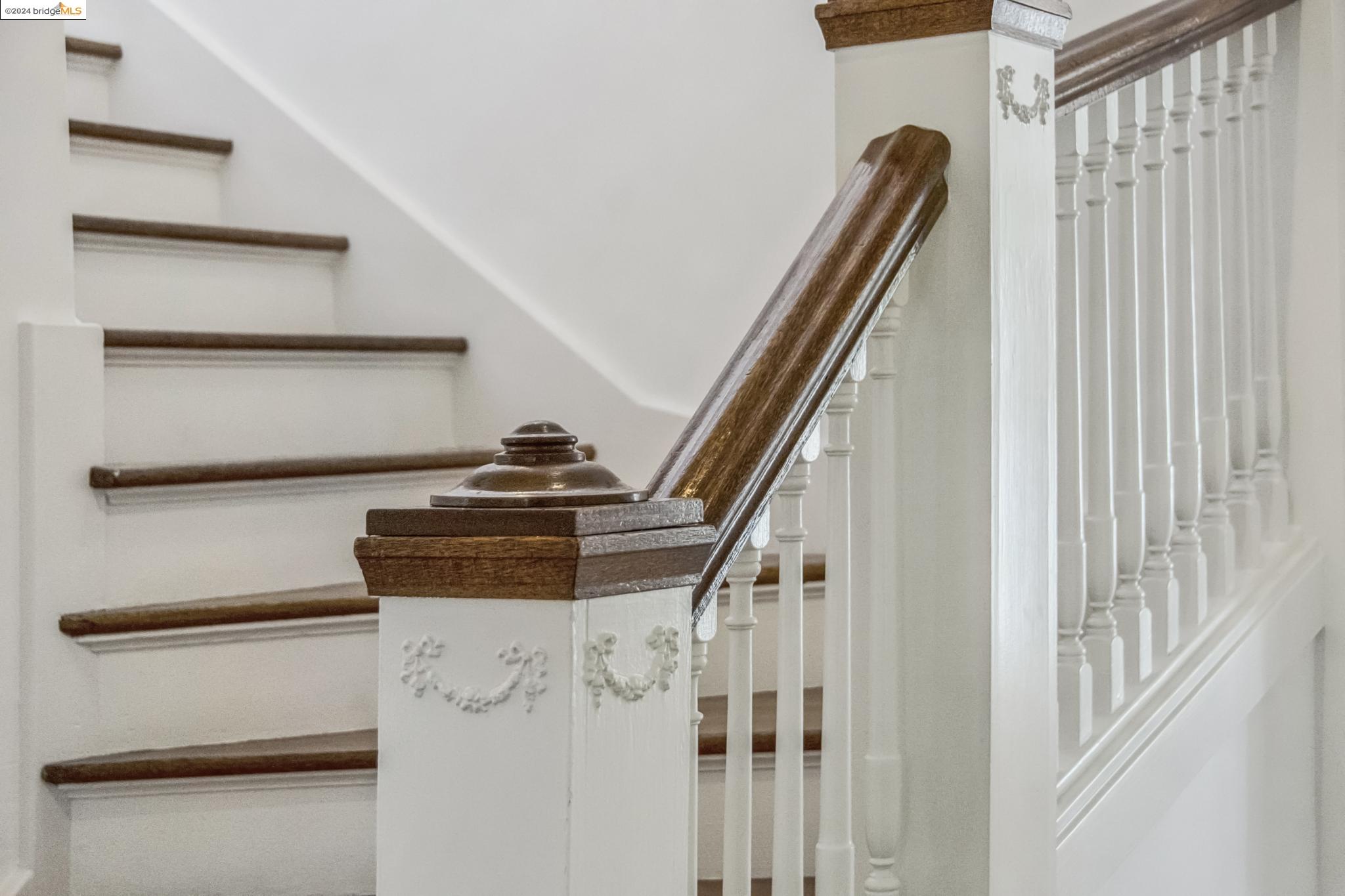 1163 Trestle Glen Rd