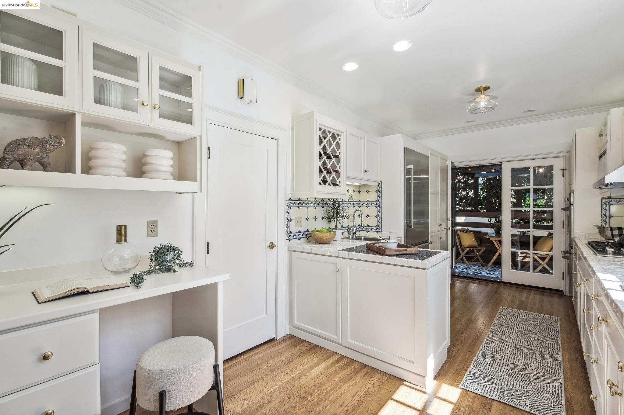 1163 Trestle Glen Rd