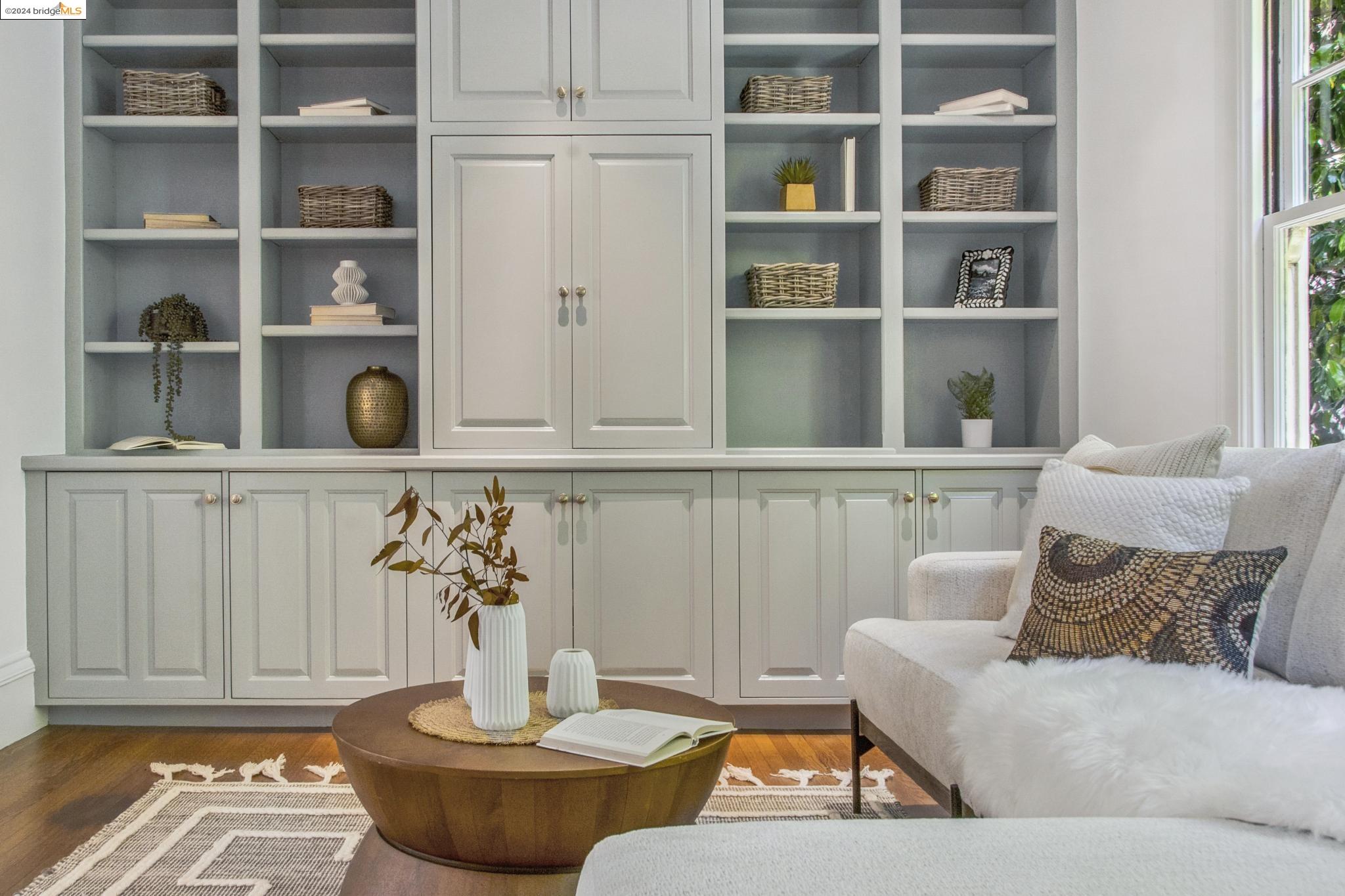 1163 Trestle Glen Rd