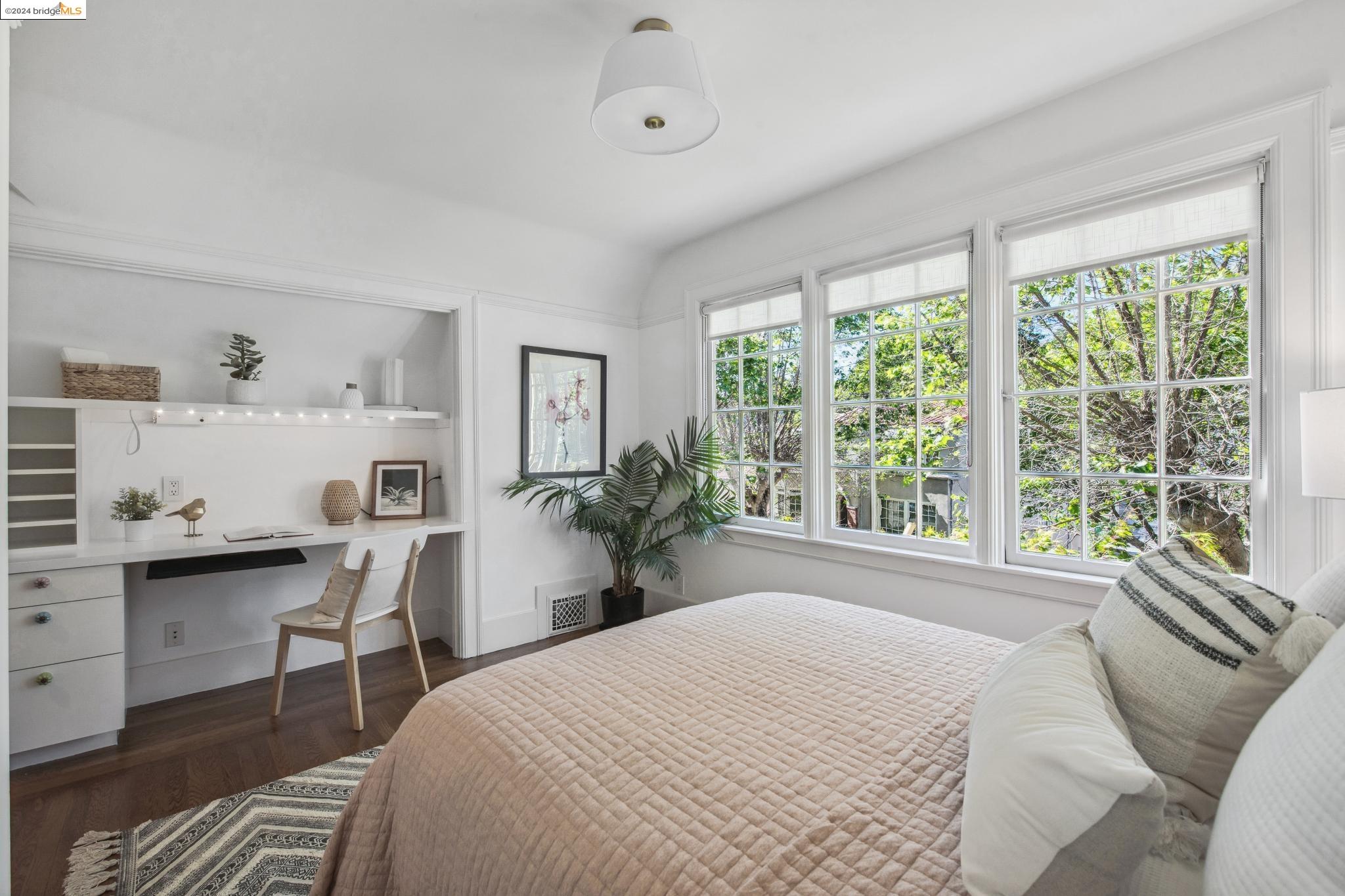 1163 Trestle Glen Rd