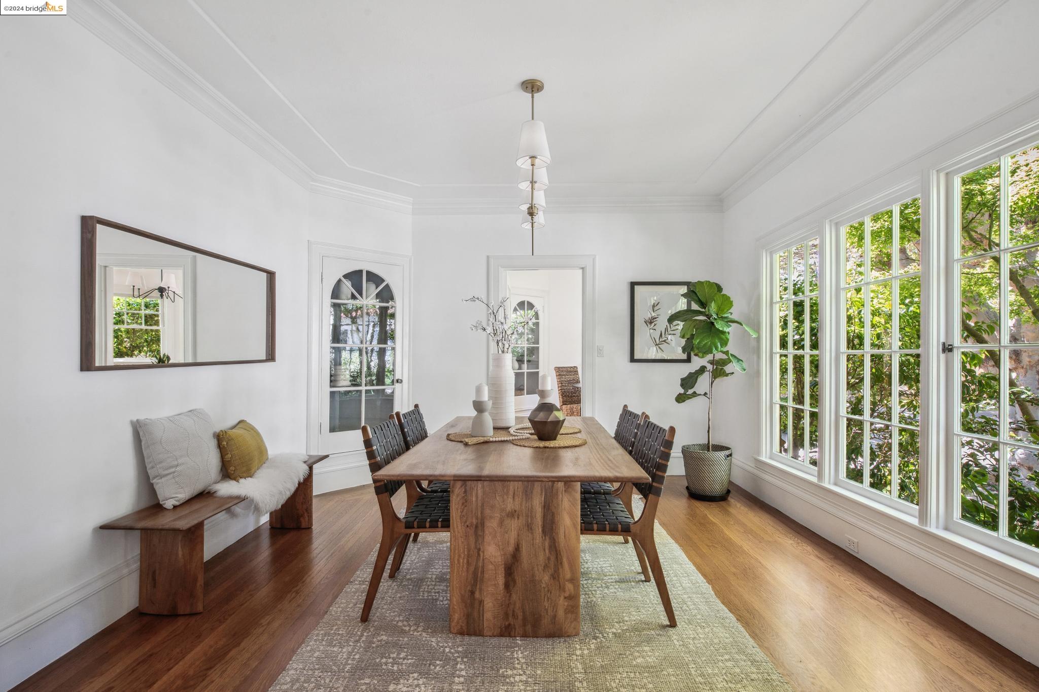 1163 Trestle Glen Rd