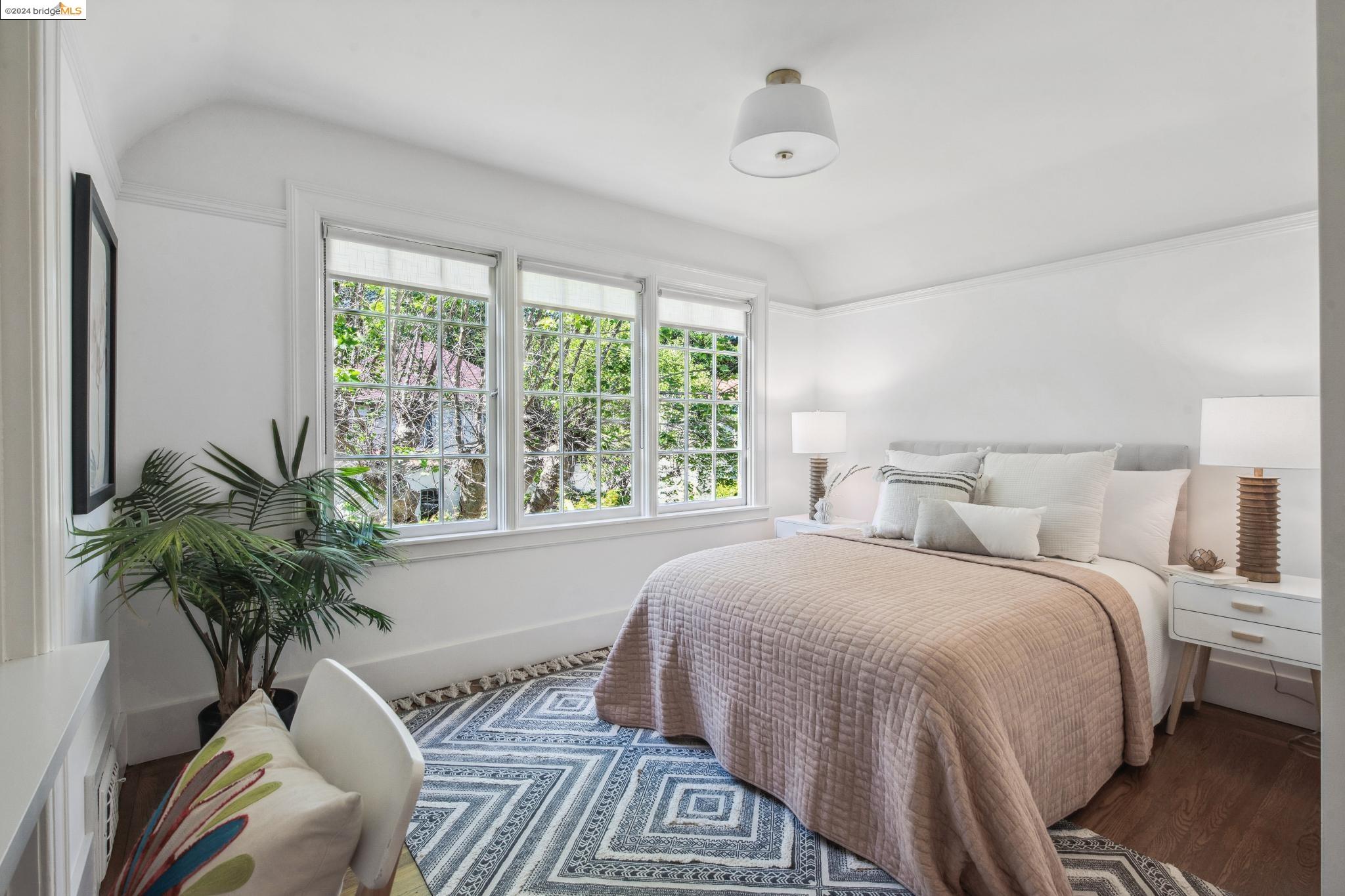 1163 Trestle Glen Rd