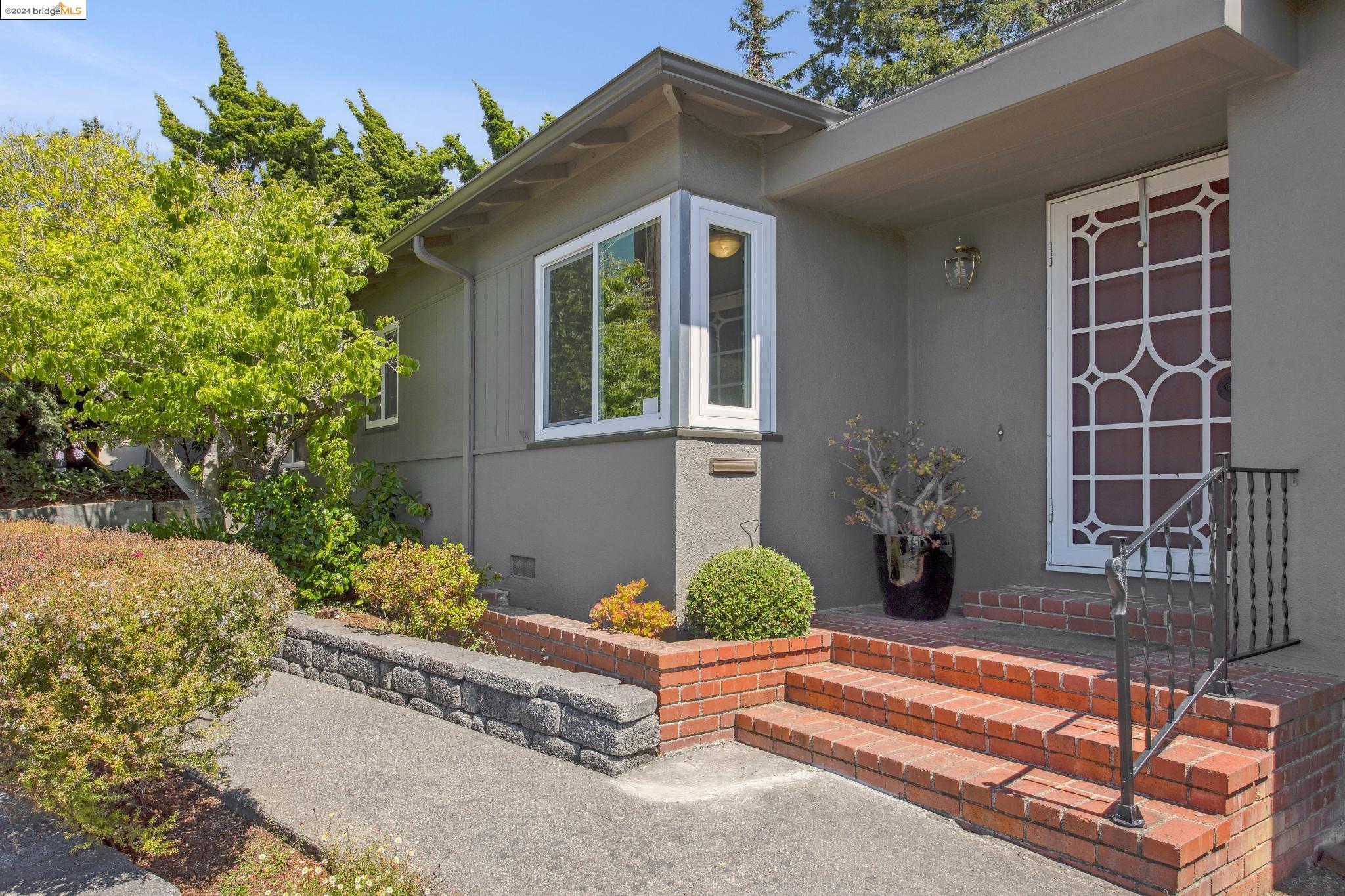 7800 Eureka Ave