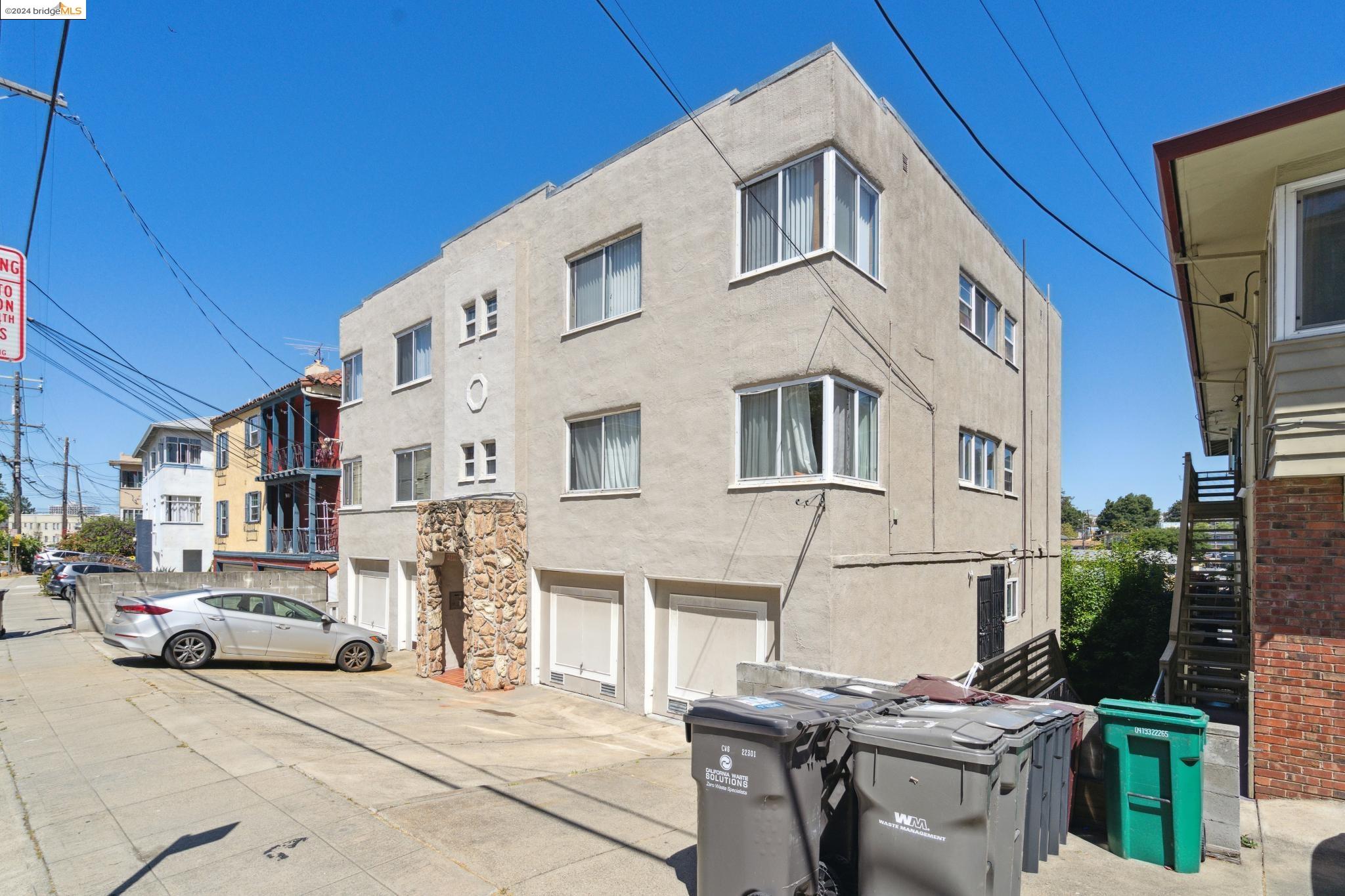 2417 Ivy Dr