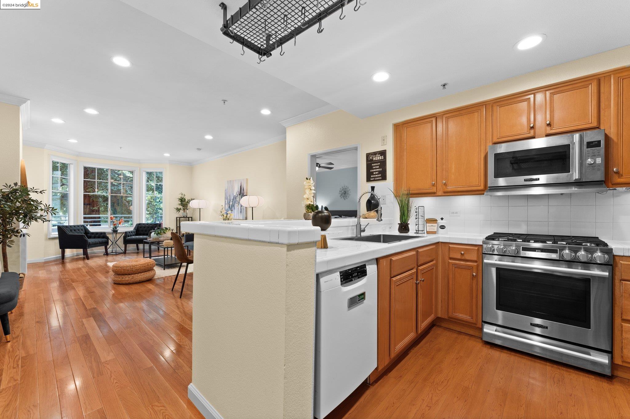 180 Caldecott Ln # 119