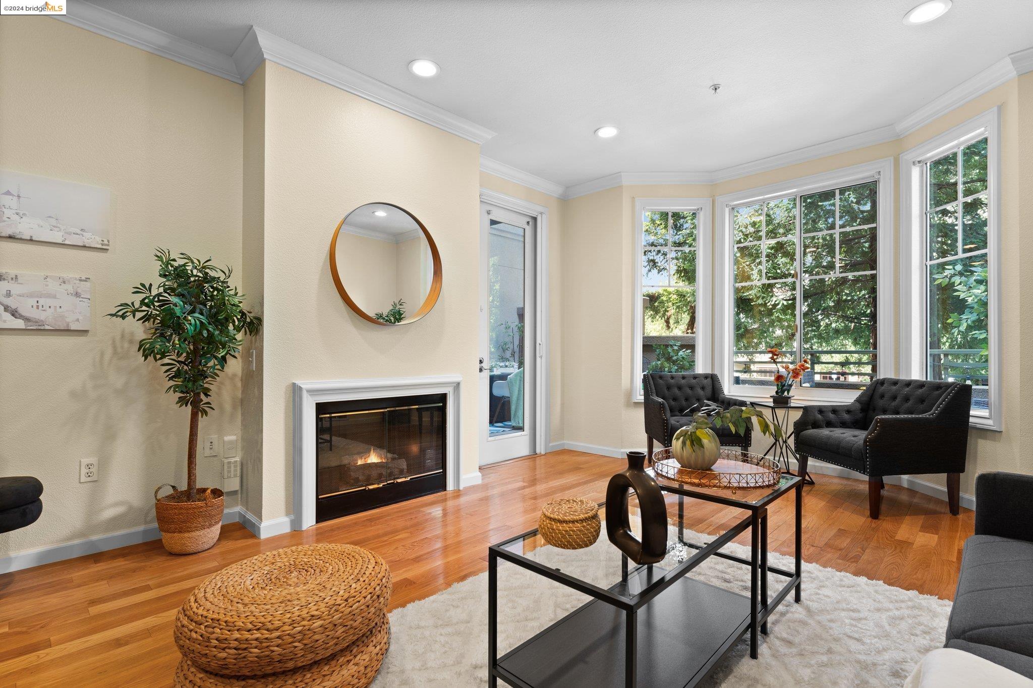 180 Caldecott Ln # 119