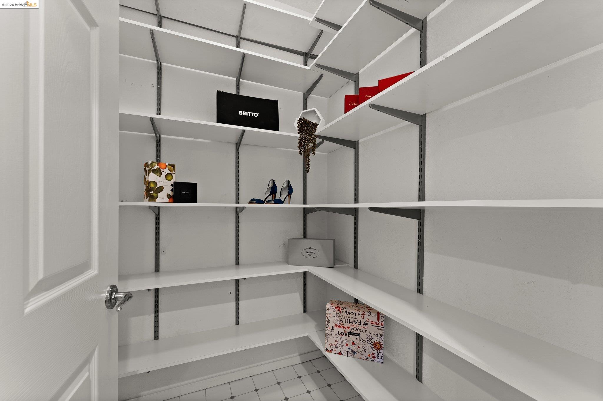 180 Caldecott Ln # 119