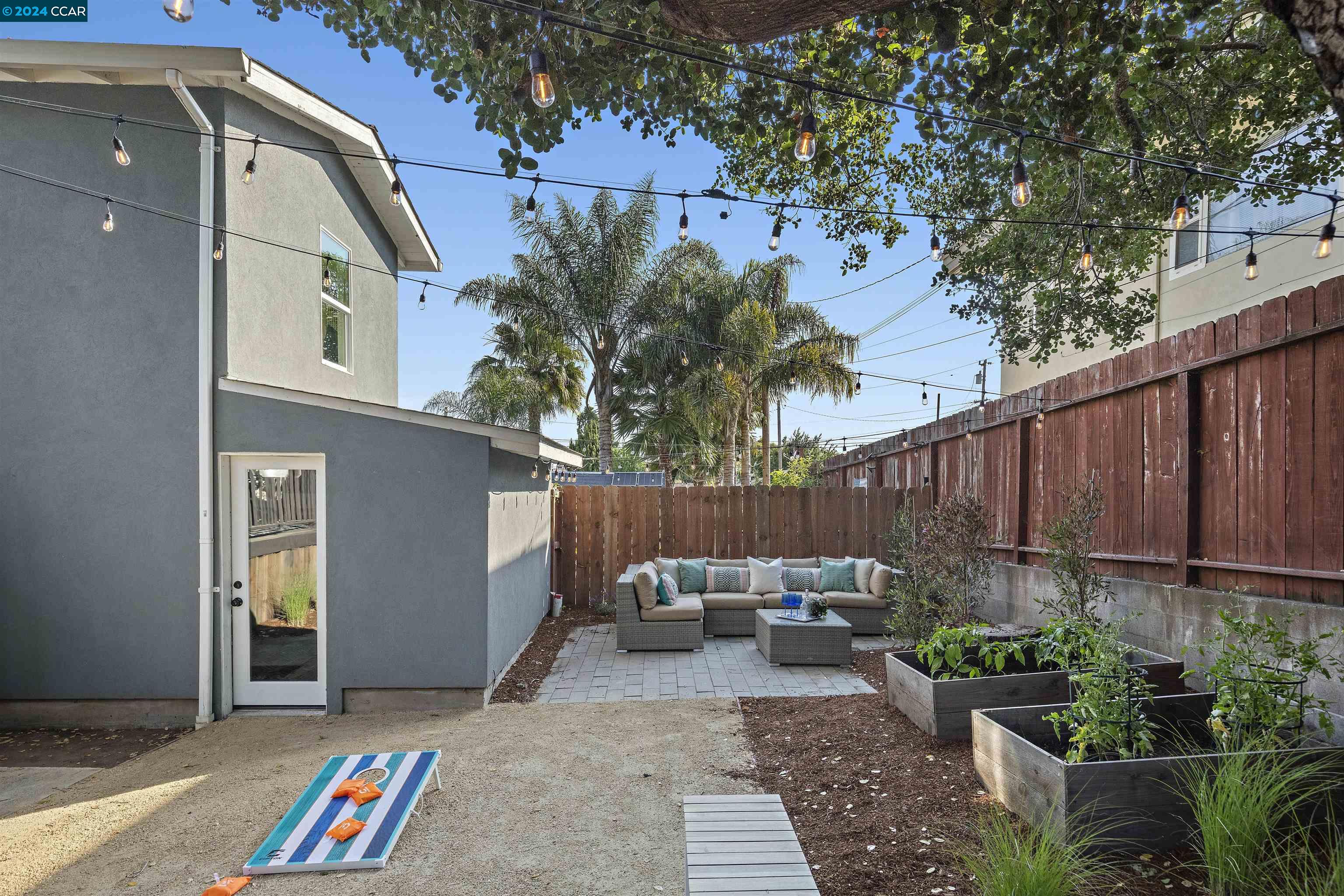 2425 Harrington Ave