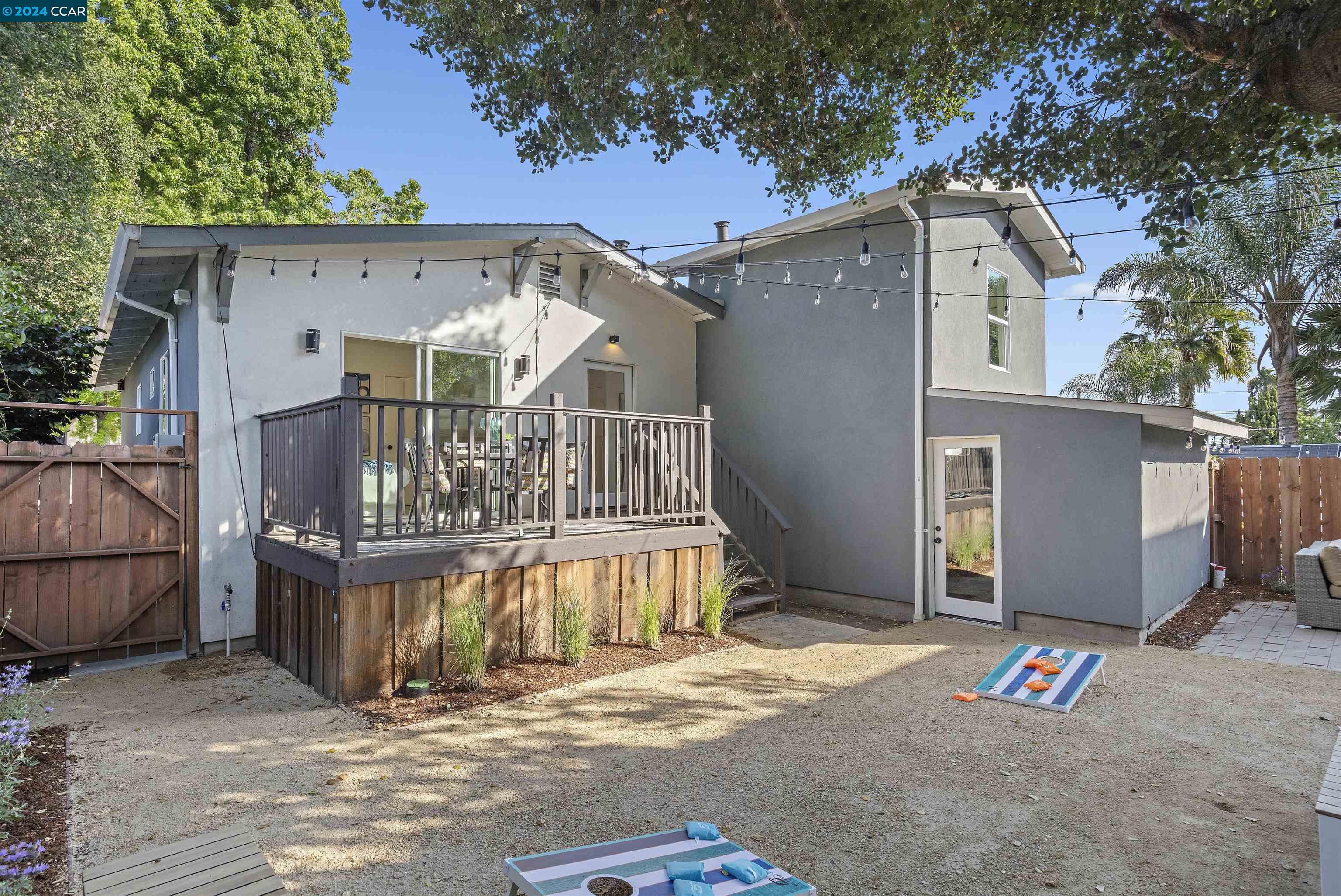 2425 Harrington Ave