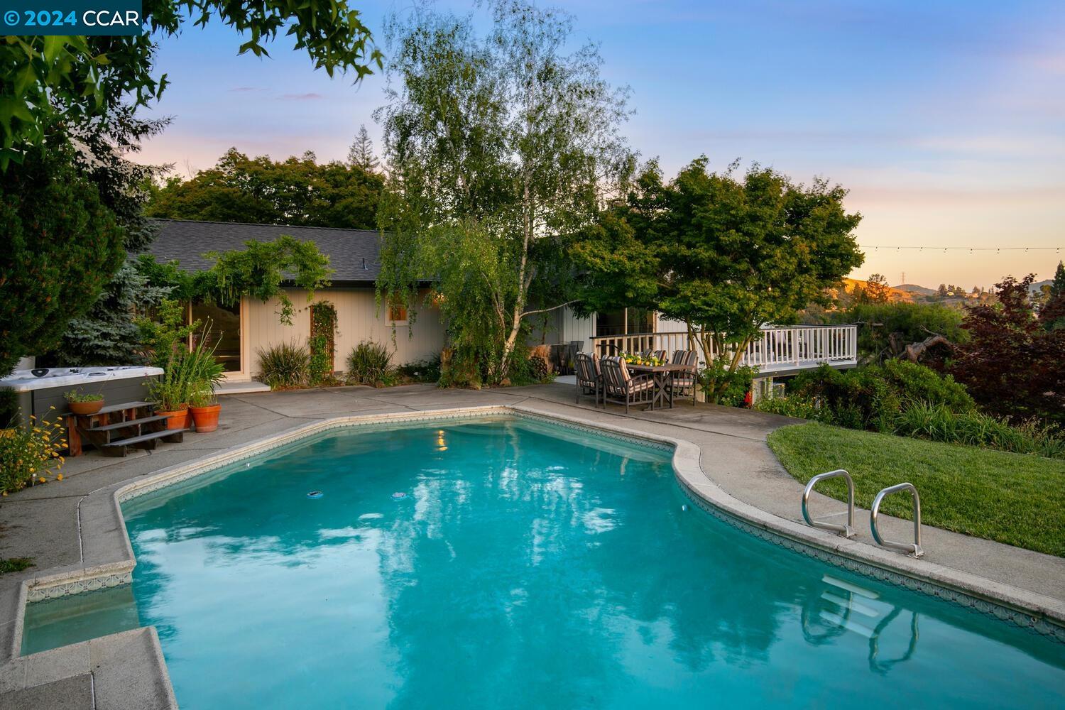 451 Fernwood Dr