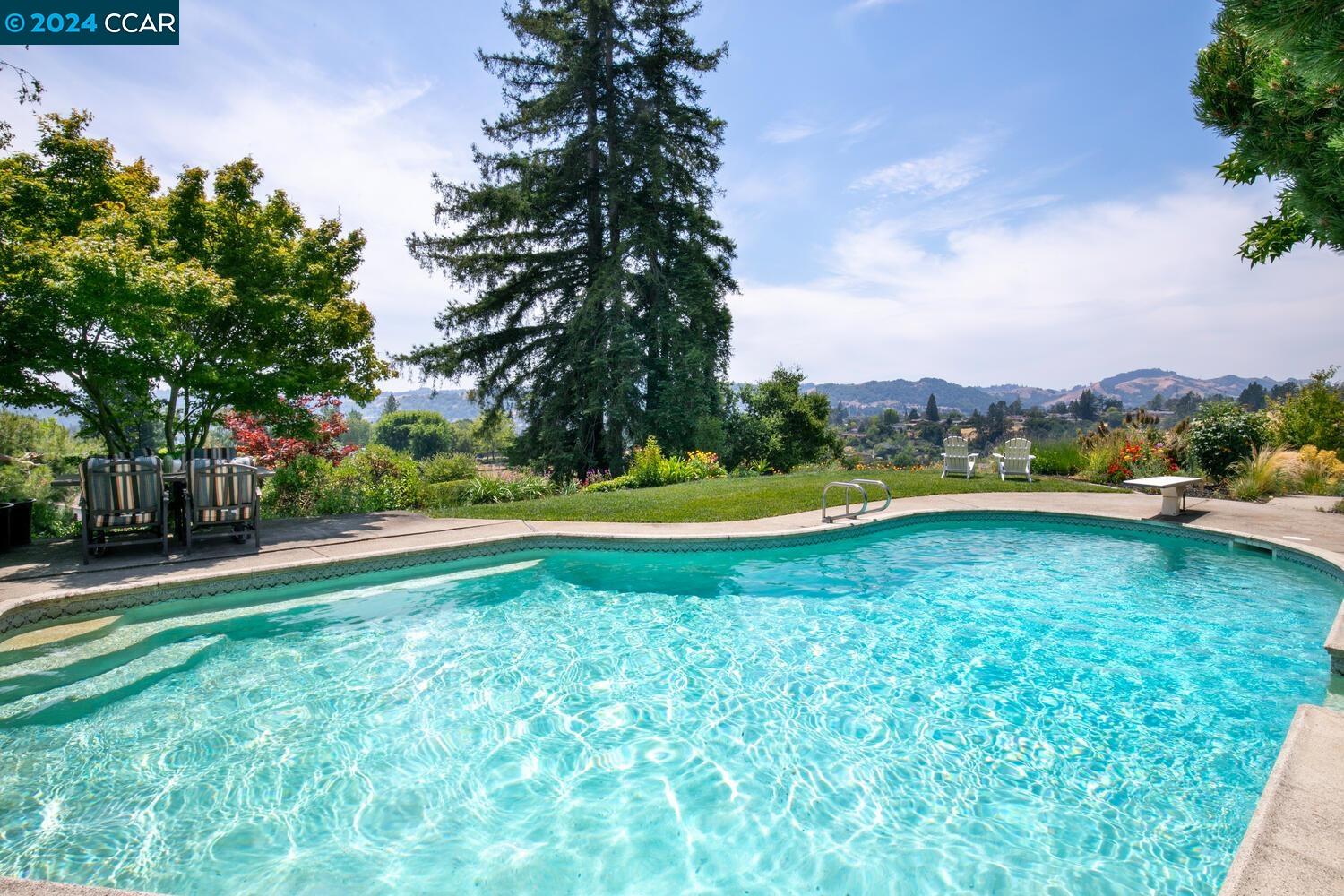 451 Fernwood Dr