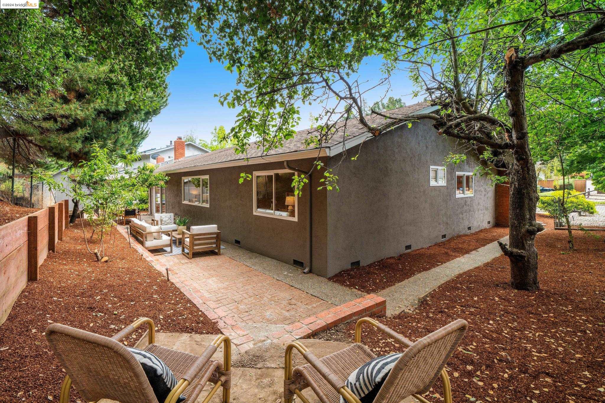 7900 Surrey Lane