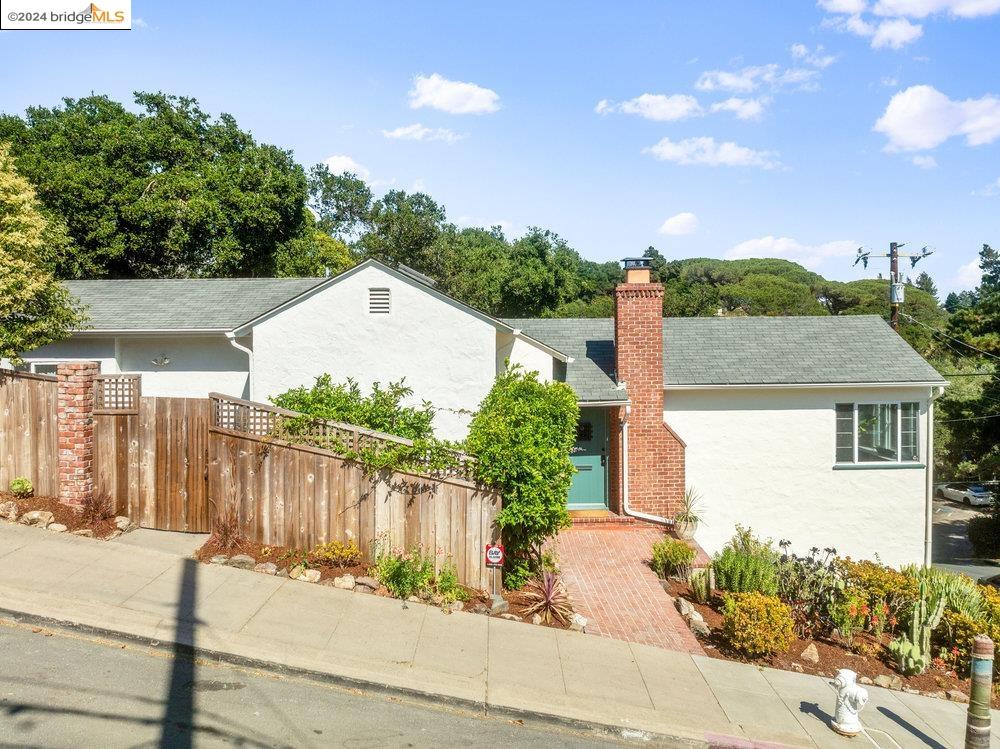 1660 Vista St