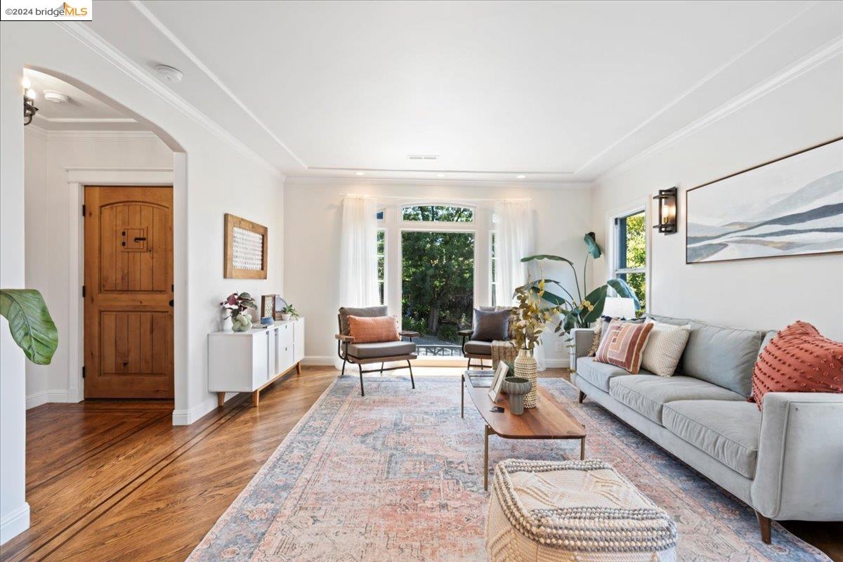 2545 Best Ave