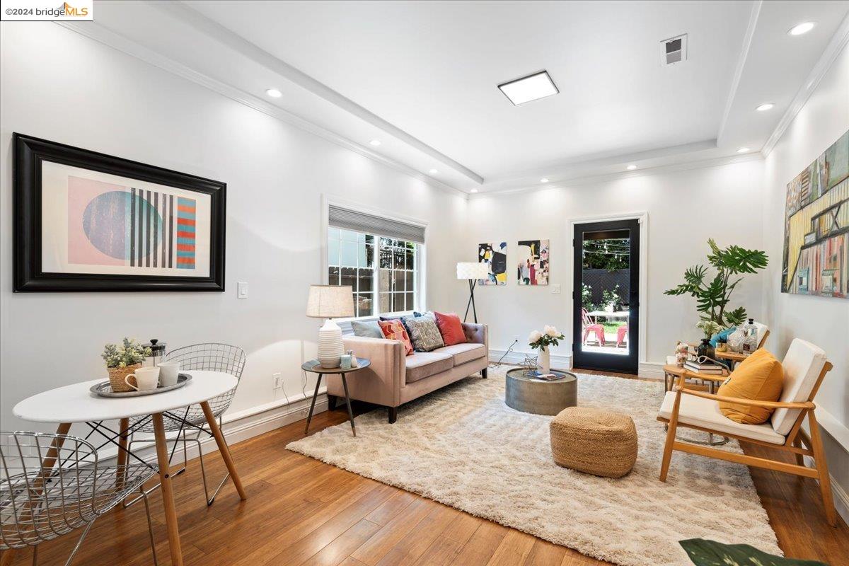 2545 Best Ave