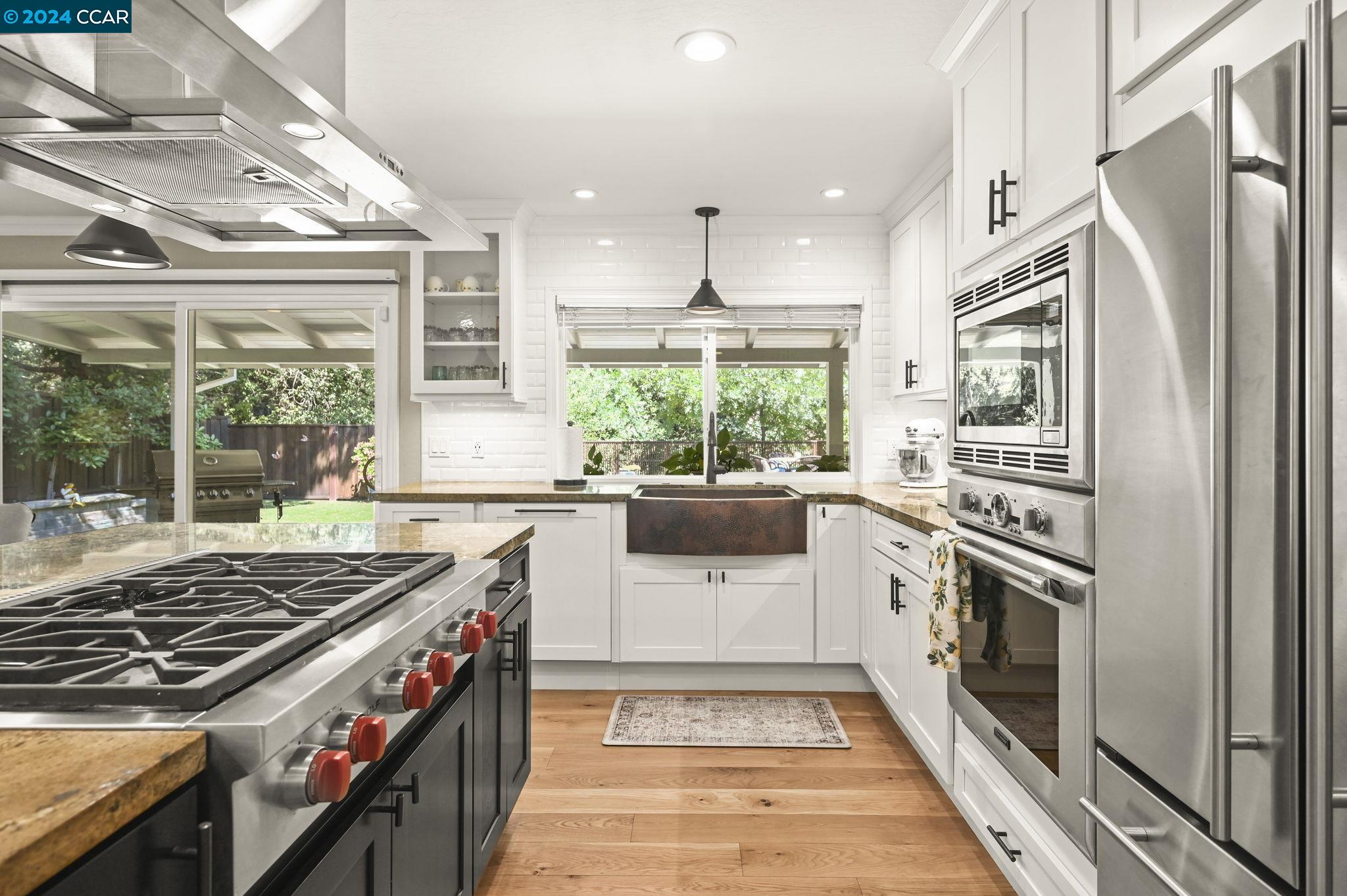 2033 Mohawk Dr