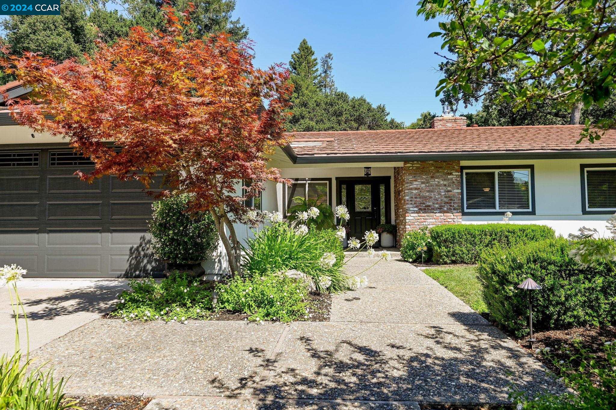 2033 Mohawk Dr