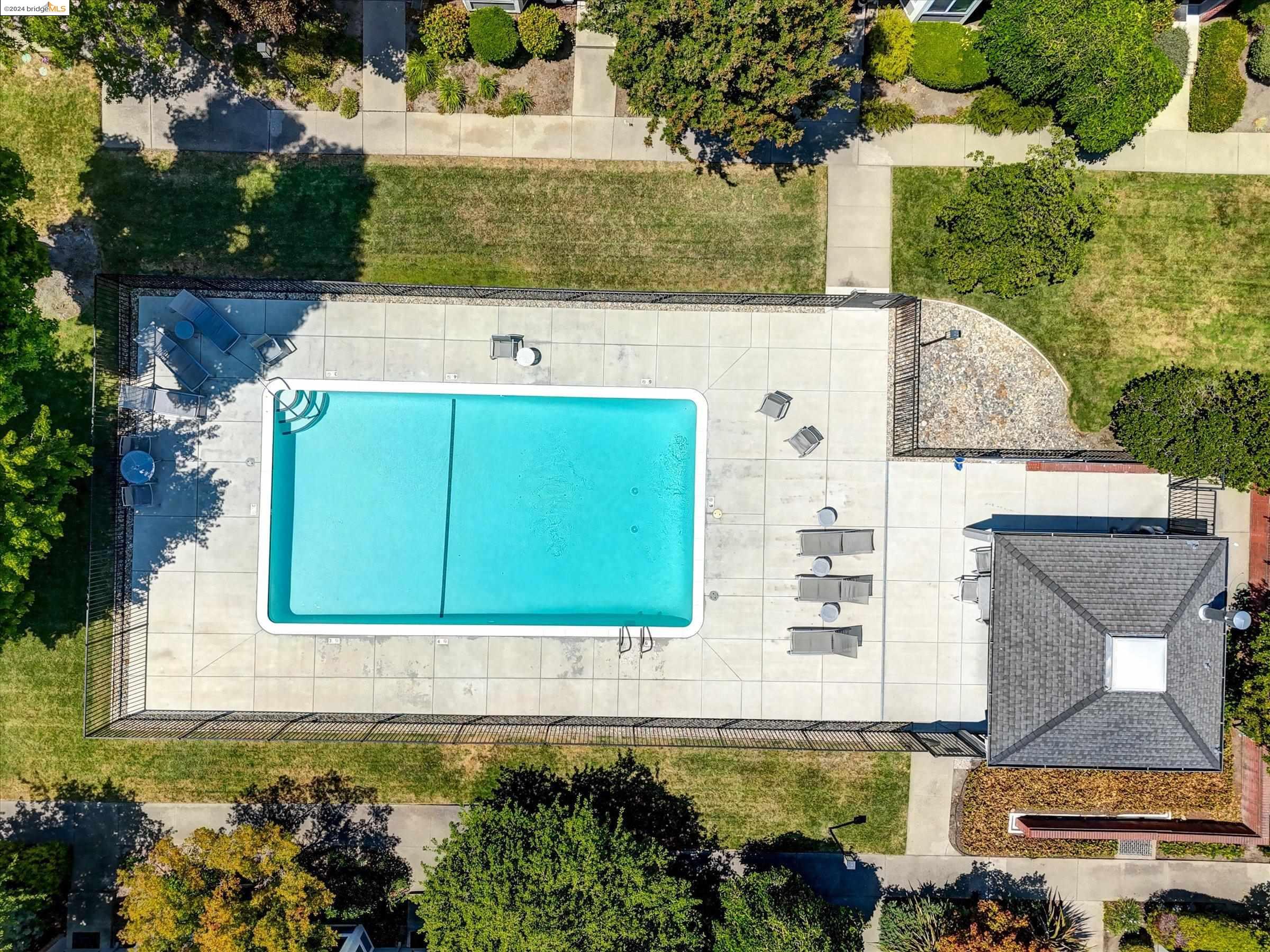 2738 Walnut Blvd
