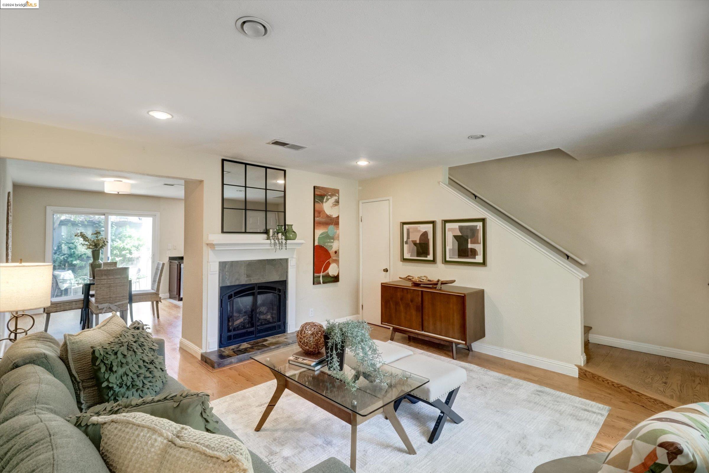 2738 Walnut Blvd