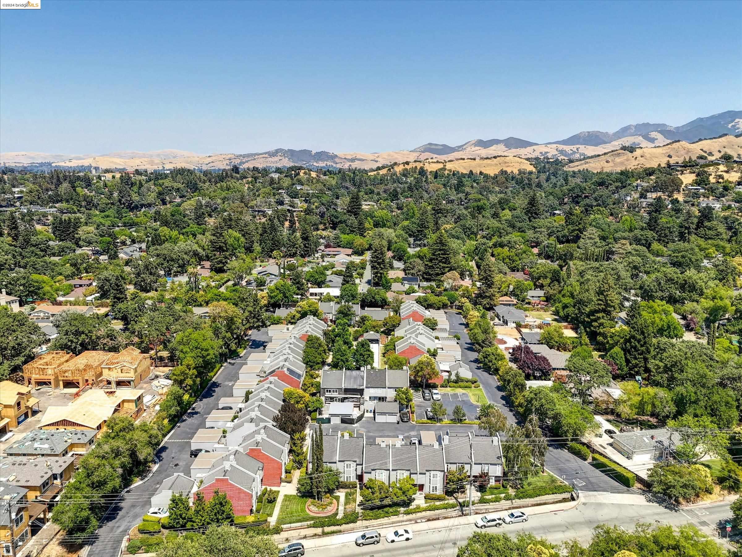 2738 Walnut Blvd