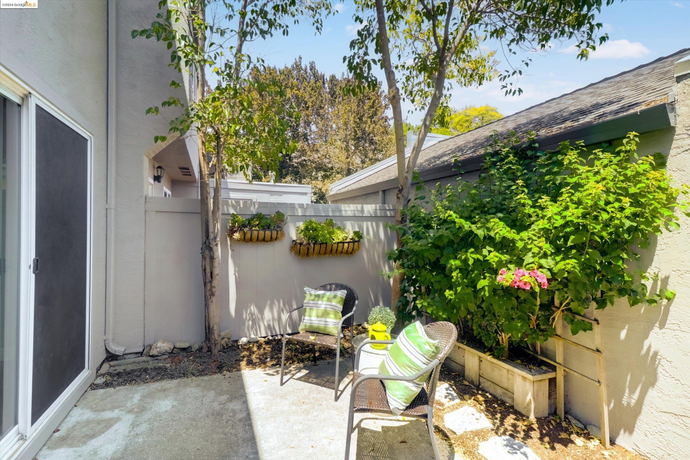 2738 Walnut Blvd