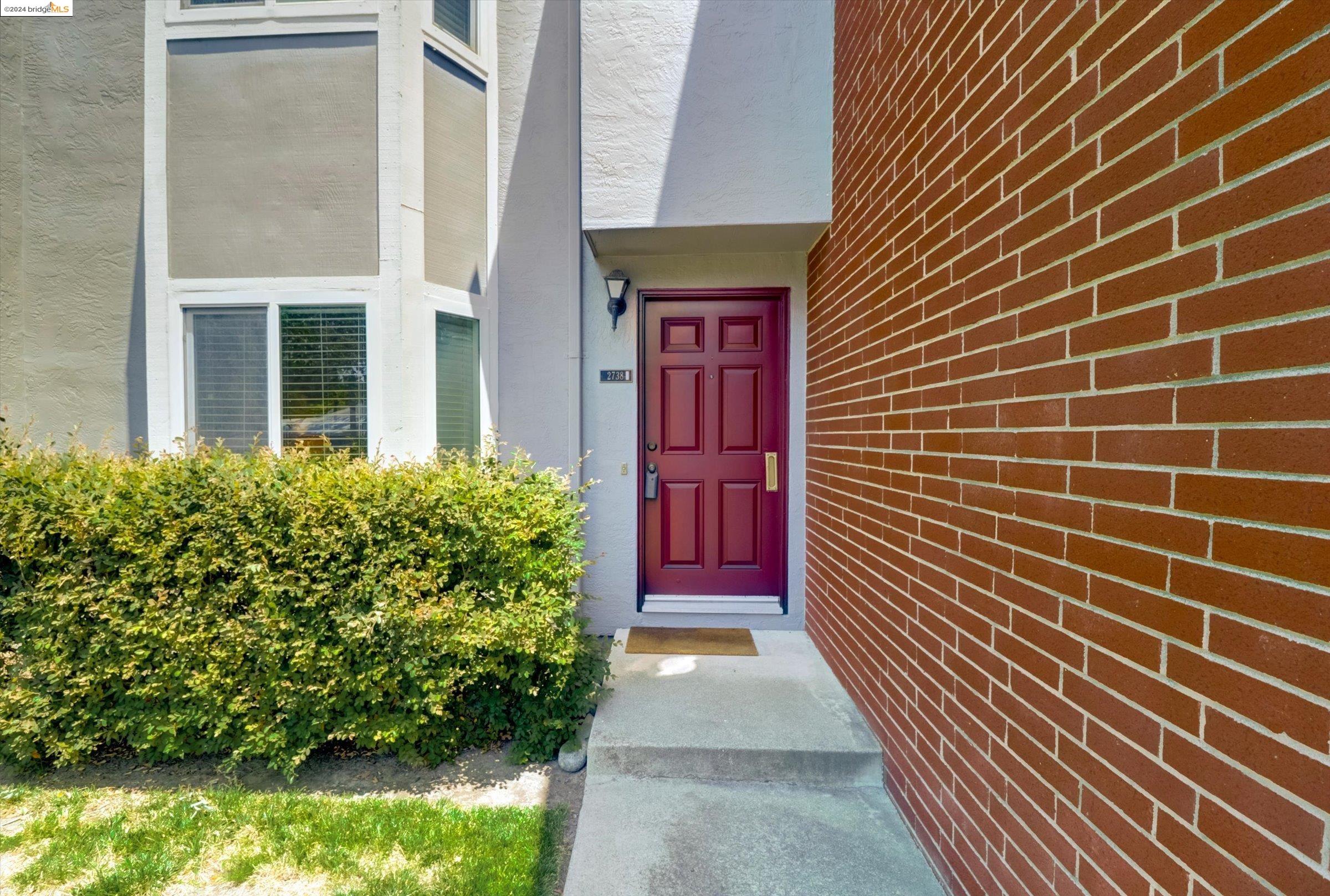 2738 Walnut Blvd