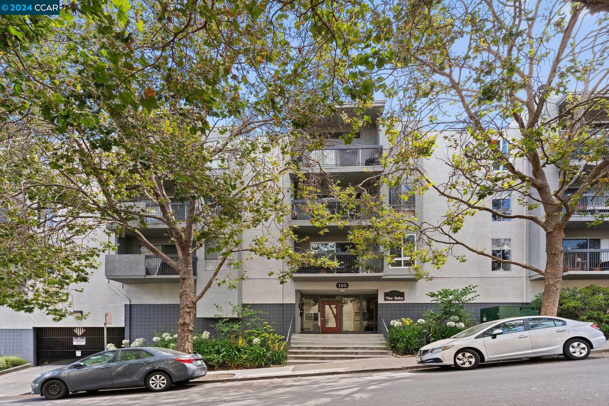 150 Pearl St # 220