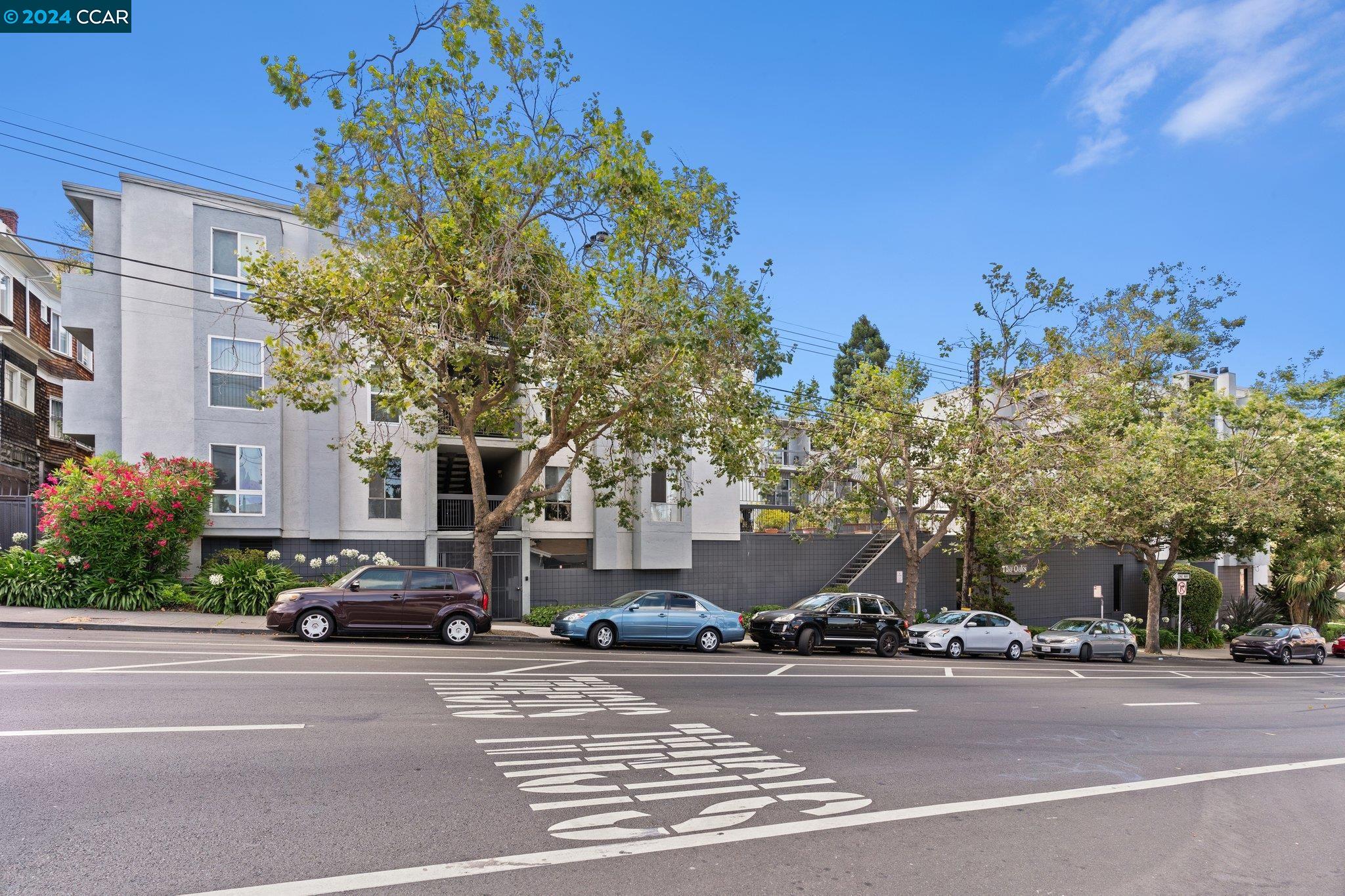 150 Pearl St # 220