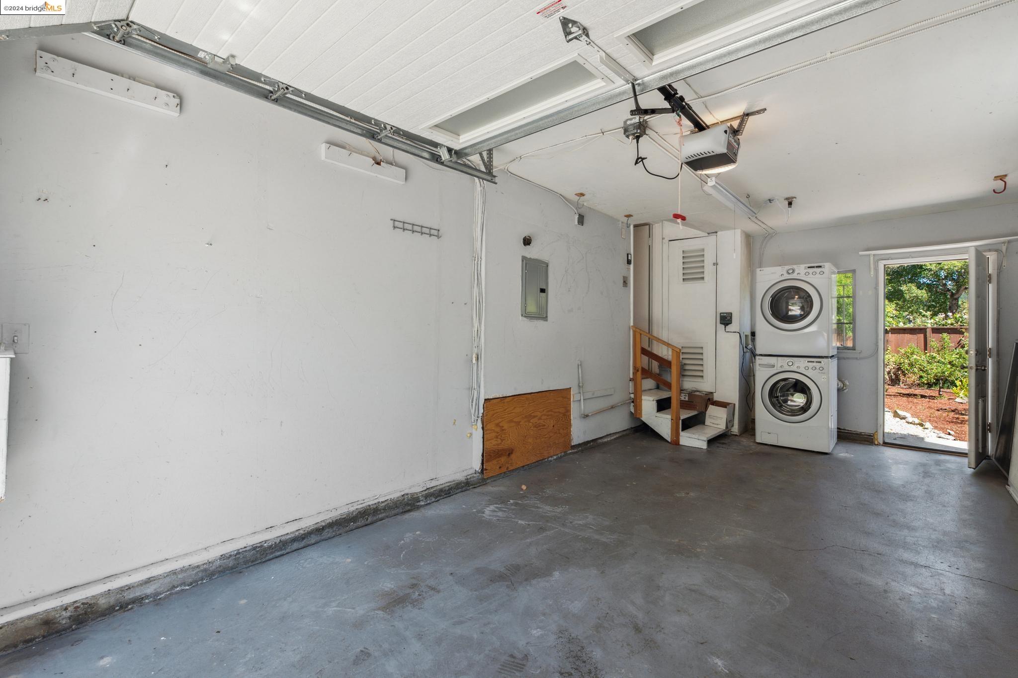 4448 Anderson Ave