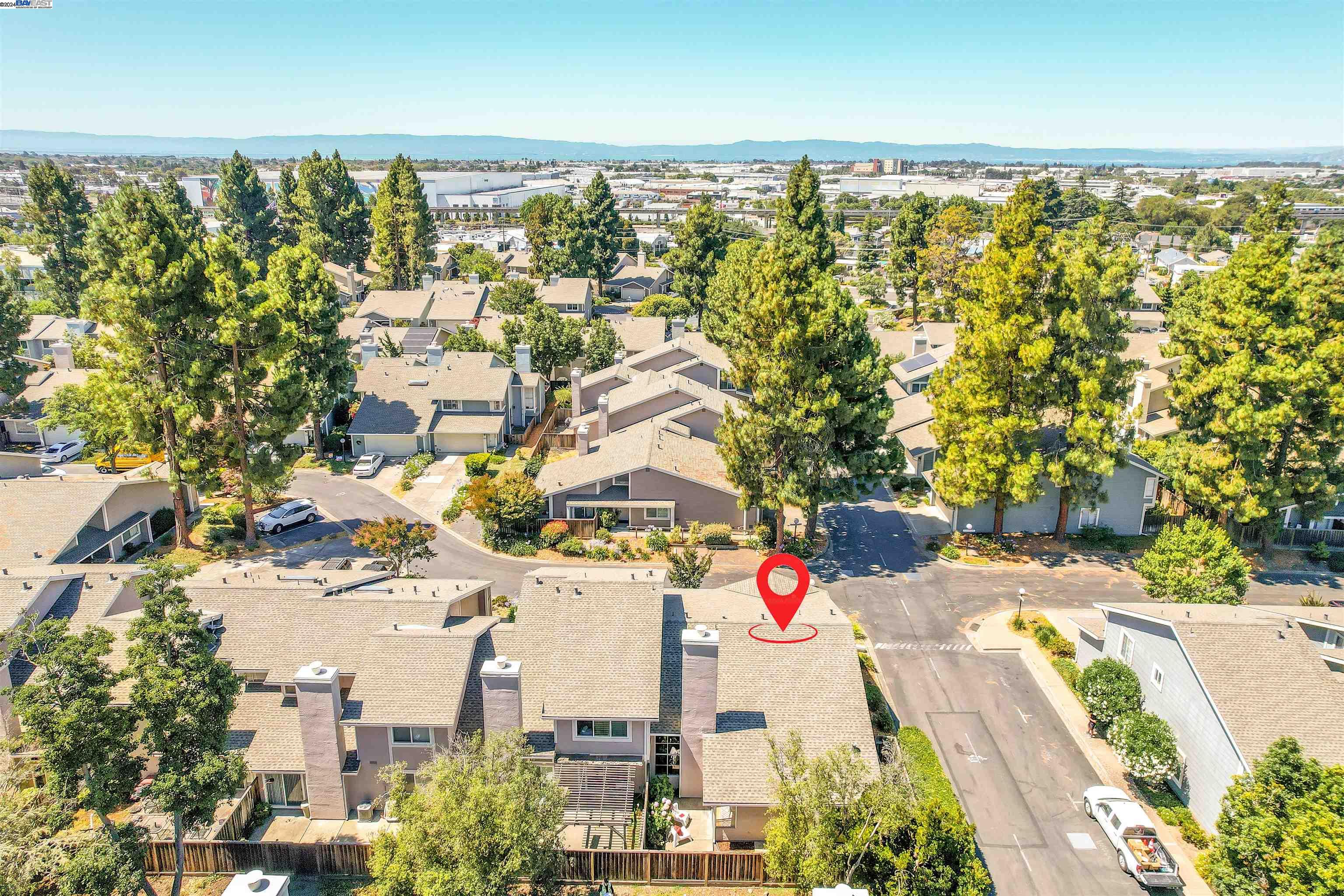 2402 Heathrow Ln