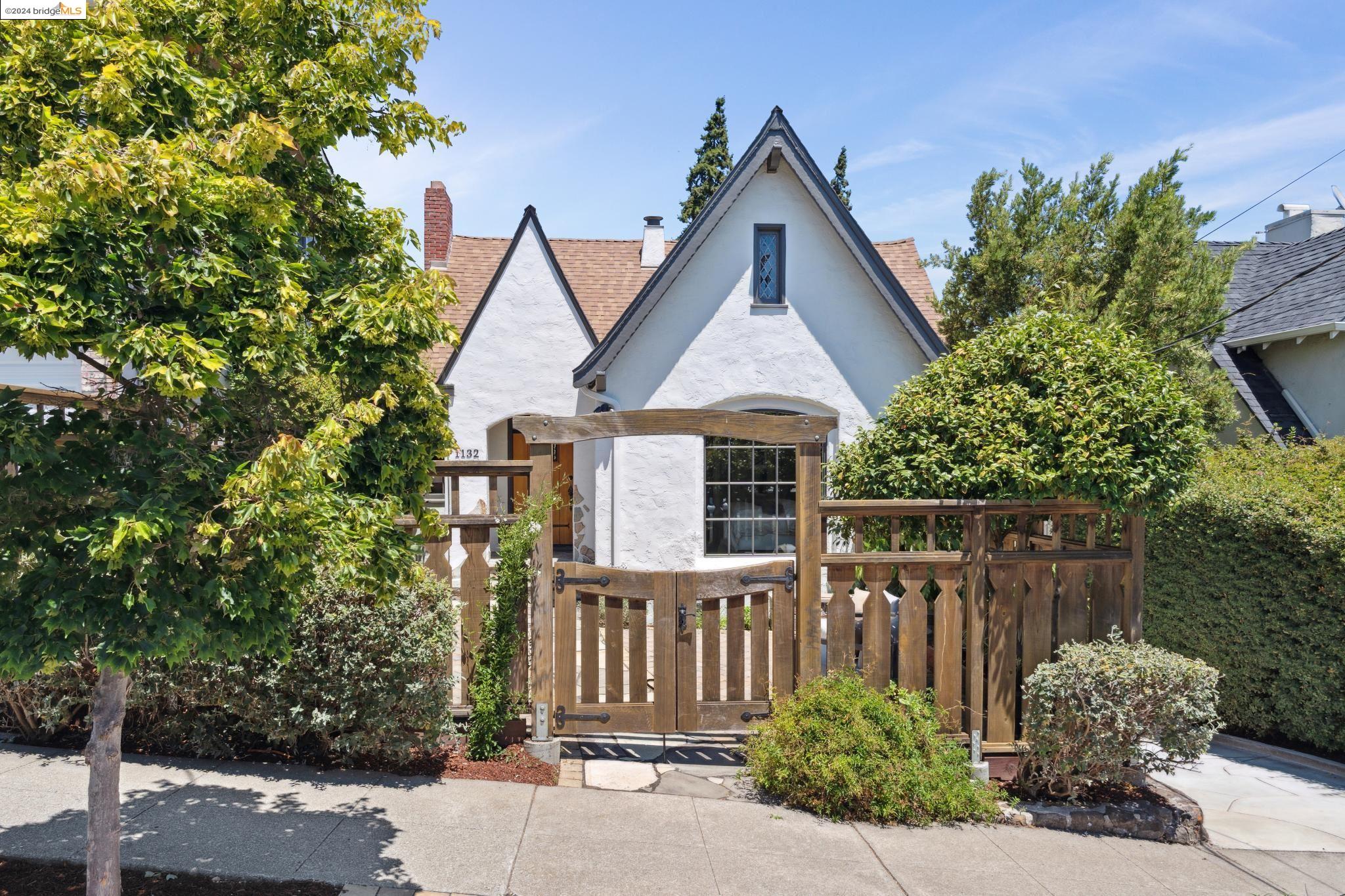 1132 Hollywood Ave