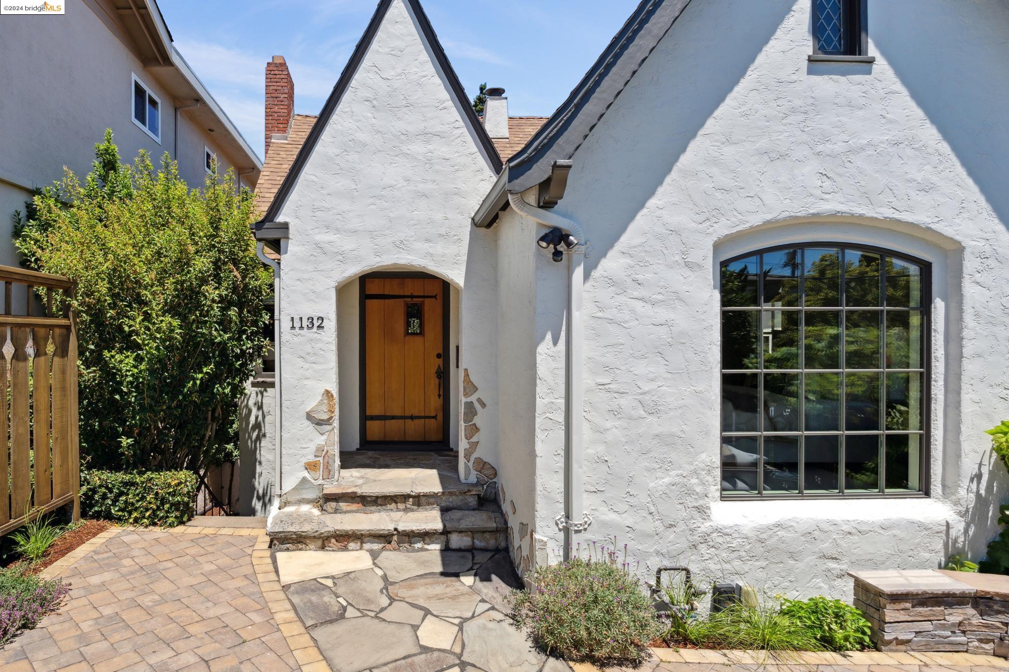 1132 Hollywood Ave