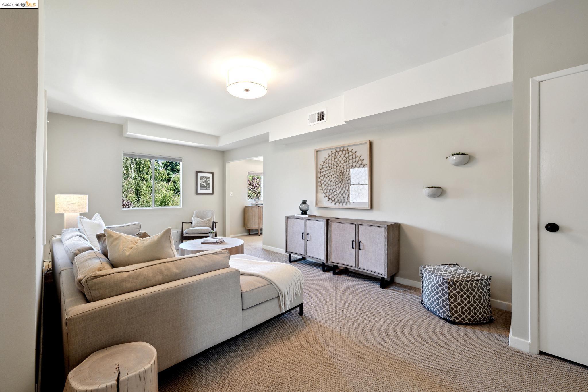 1132 Hollywood Ave