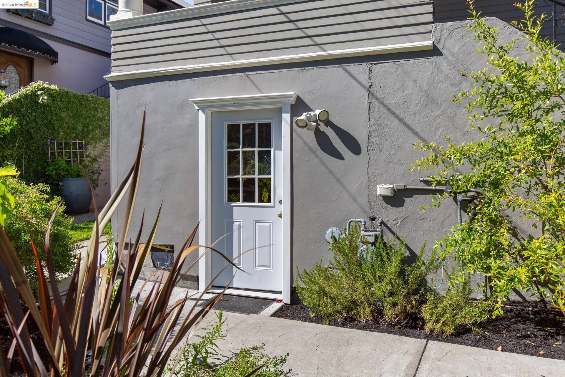 571 El Dorado Avenue