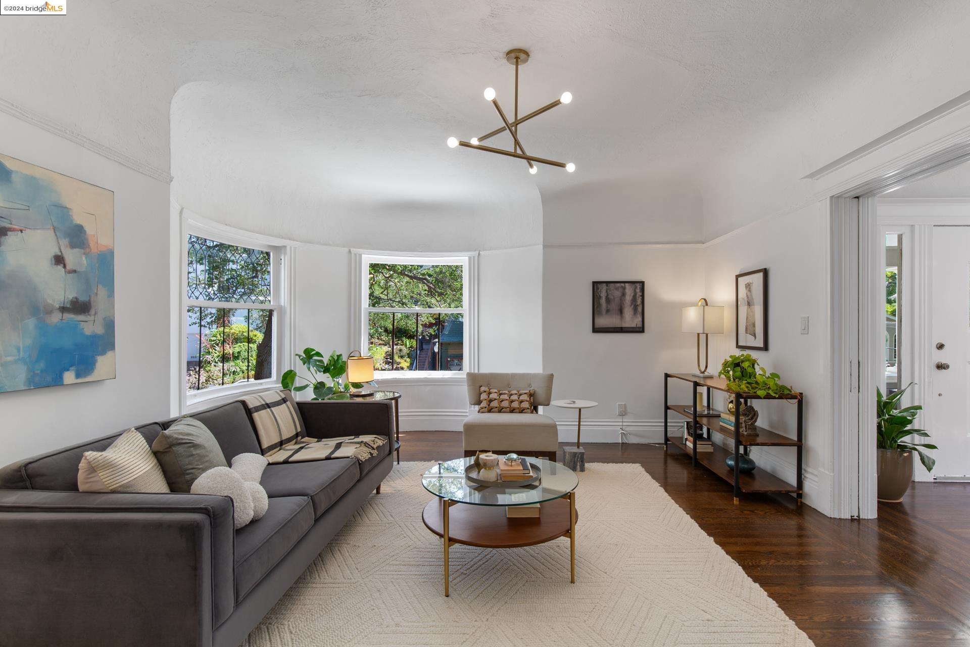 571 El Dorado Avenue