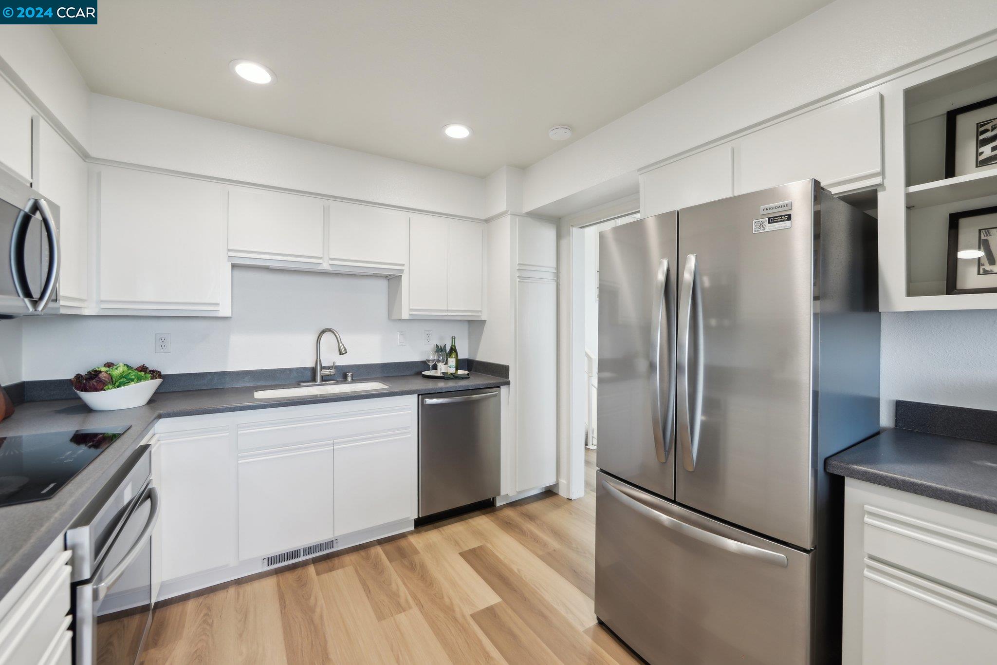27 Windward Hill