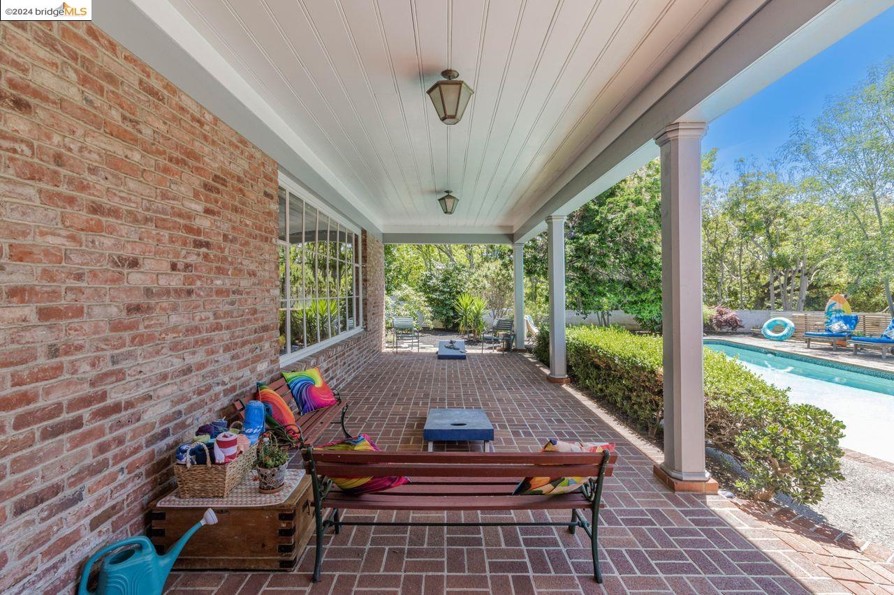 2744 Belrose