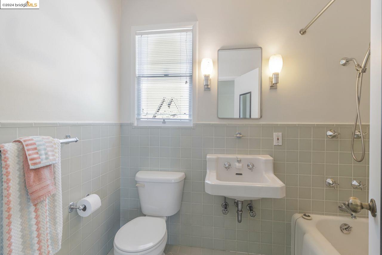 2744 Belrose