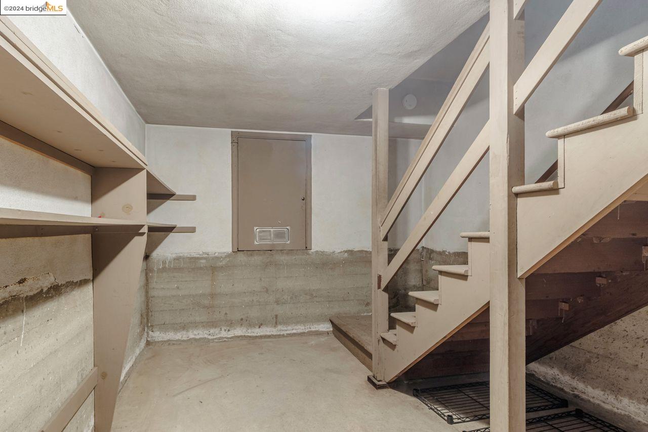 2744 Belrose