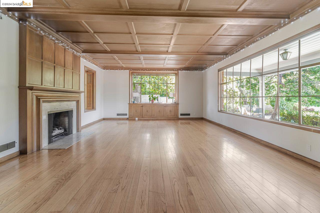 2744 Belrose