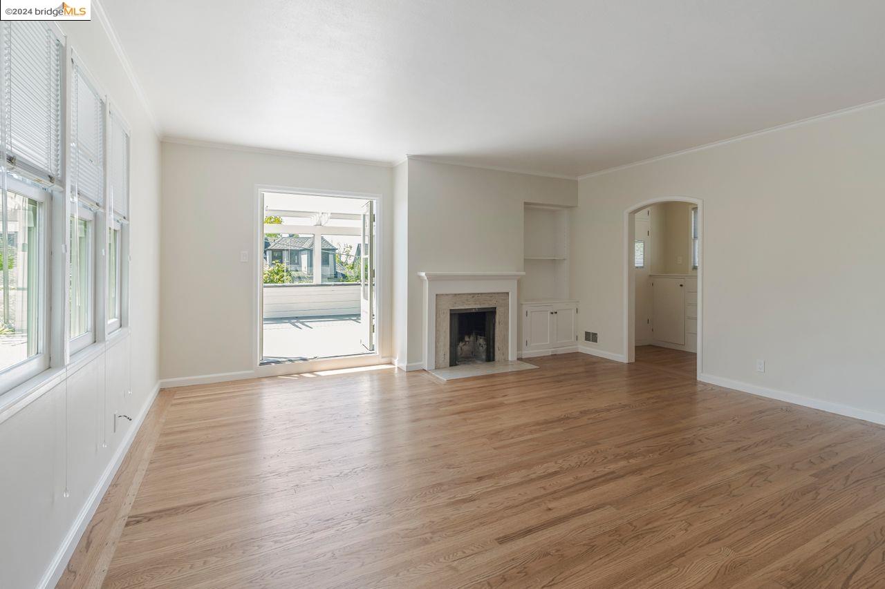 2744 Belrose