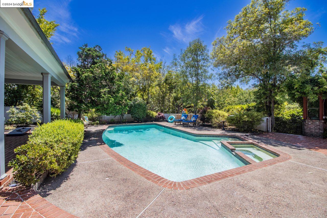 2744 Belrose