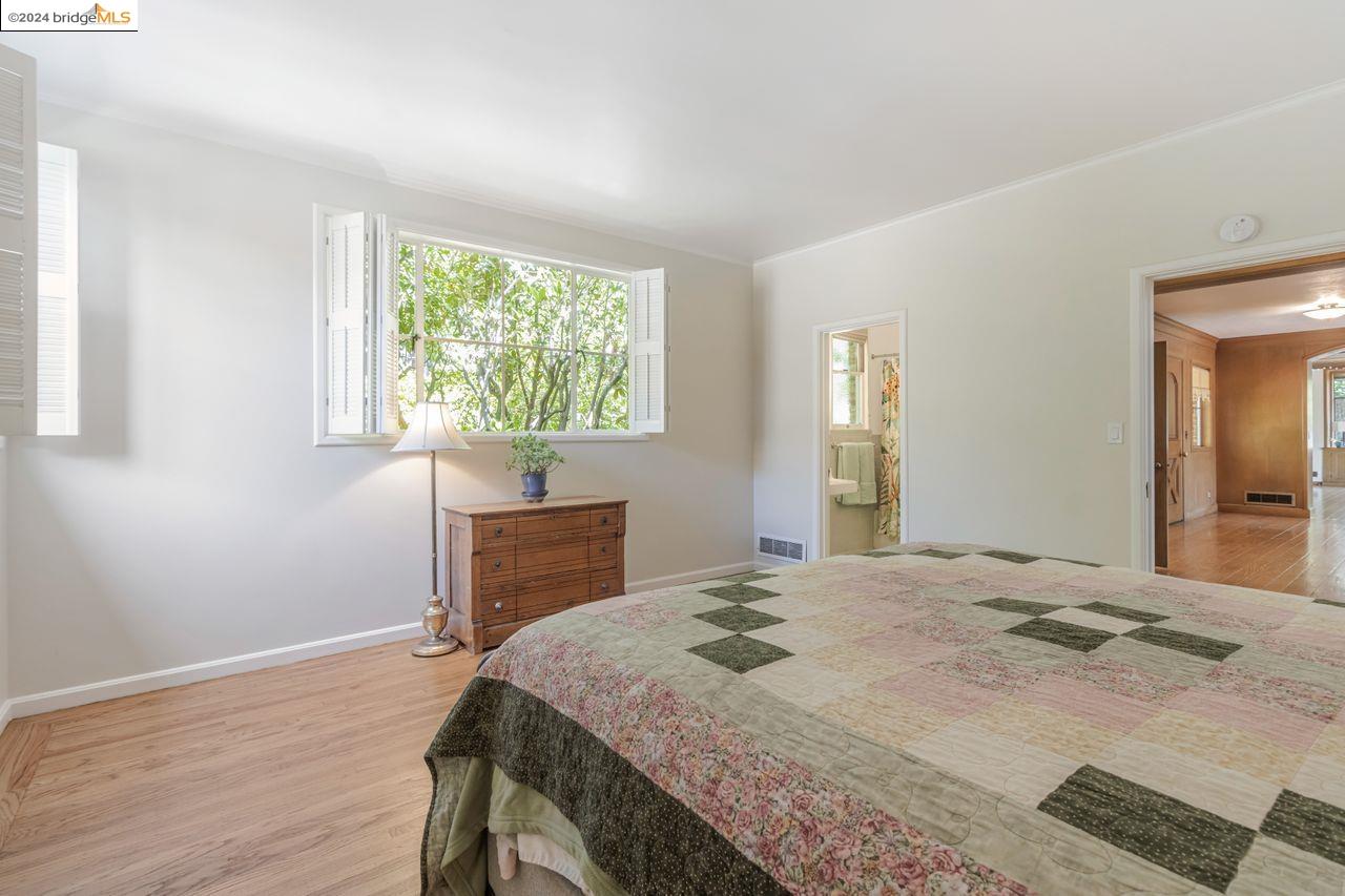 2744 Belrose